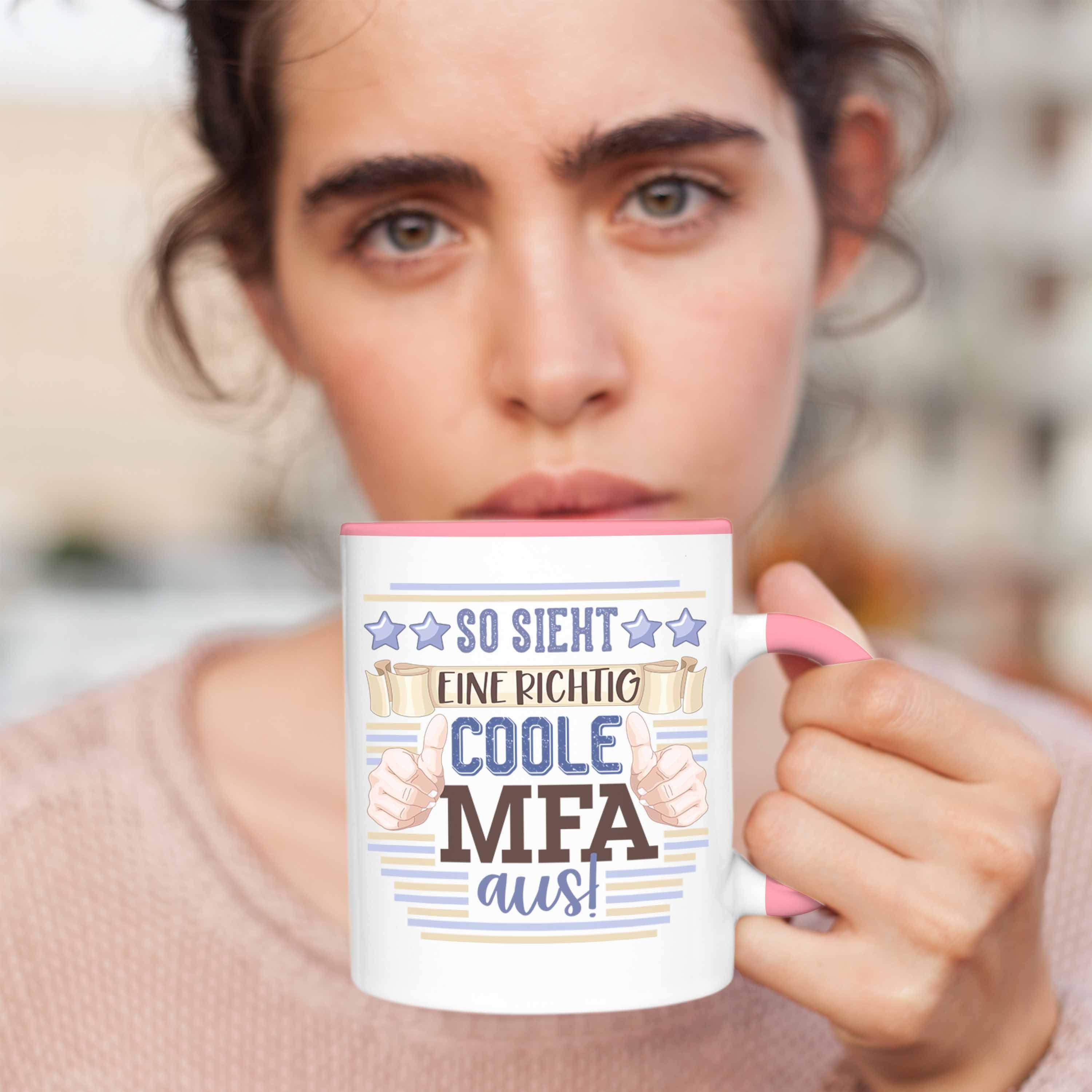 Lustige Tasse Als Geschenk Für Medizinische Fachangestellte (MFA) – Schwarz, Spülmaschinenfest
