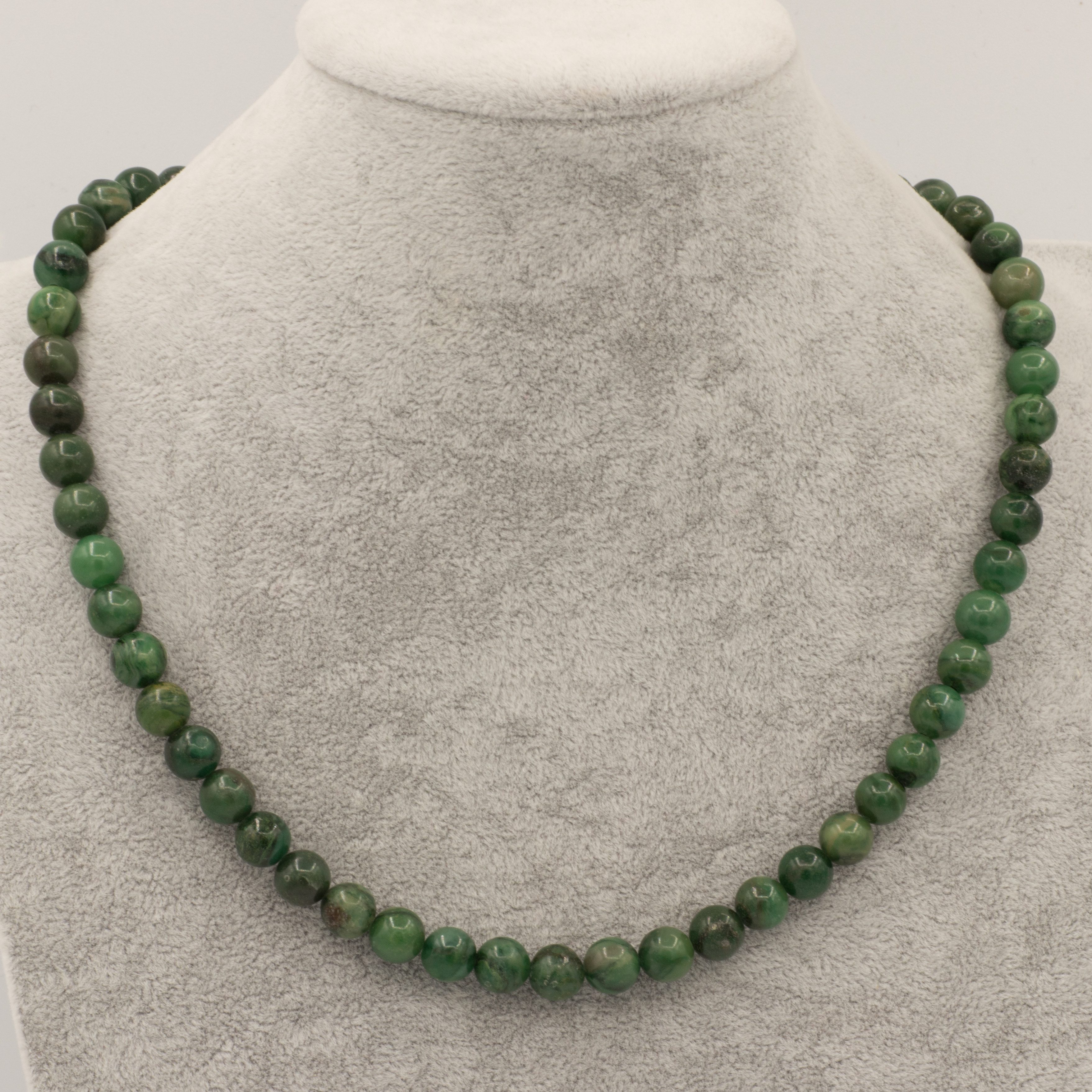 Bella Carina Perlenkette Kette mit natürlicher dunkel grüner Jade aus Afrika, Jade – Bild 2 von 2