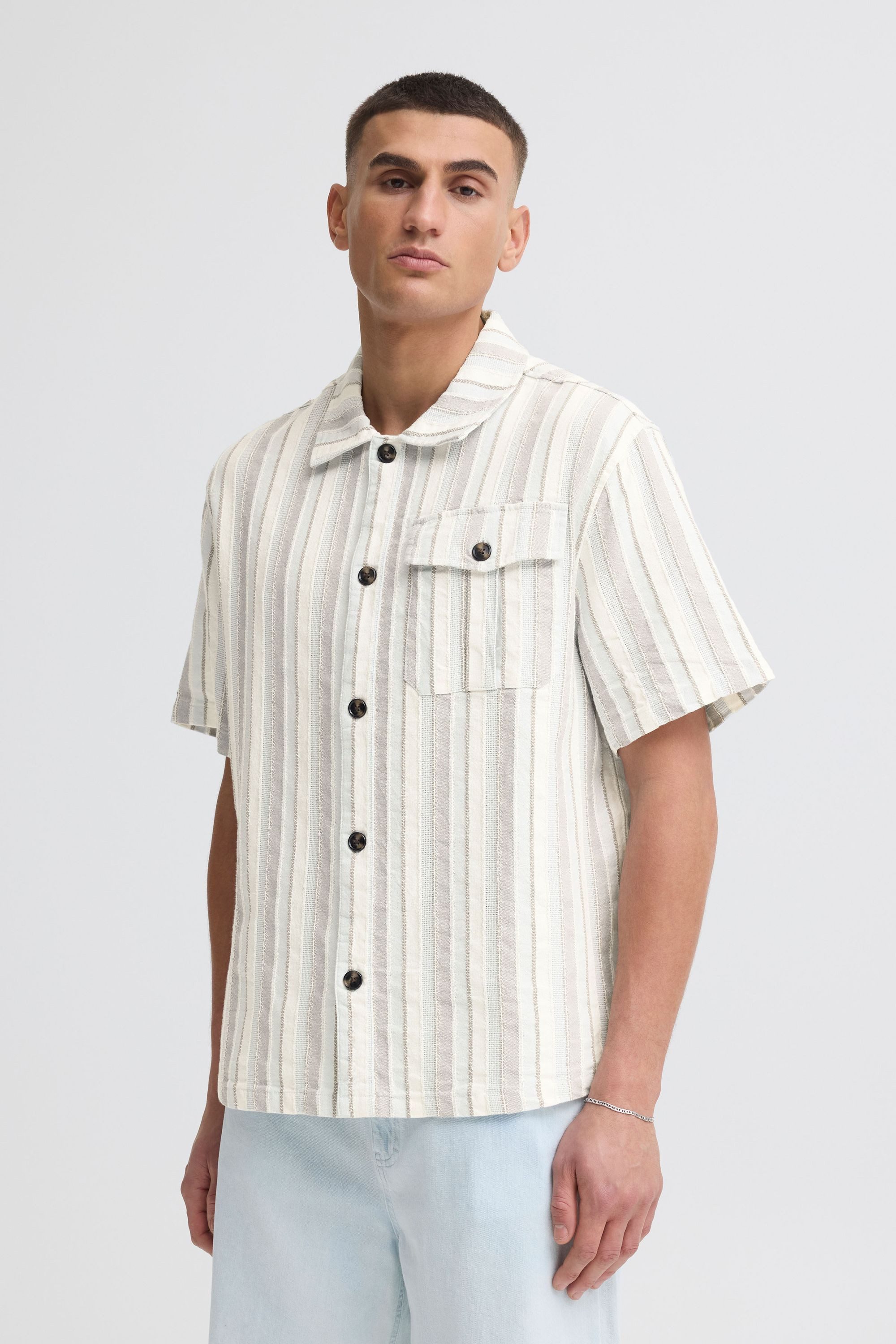 !Solid Kurzarmhemd SDUmber Weites Hemd mit Streifenmuster - Loose Fit