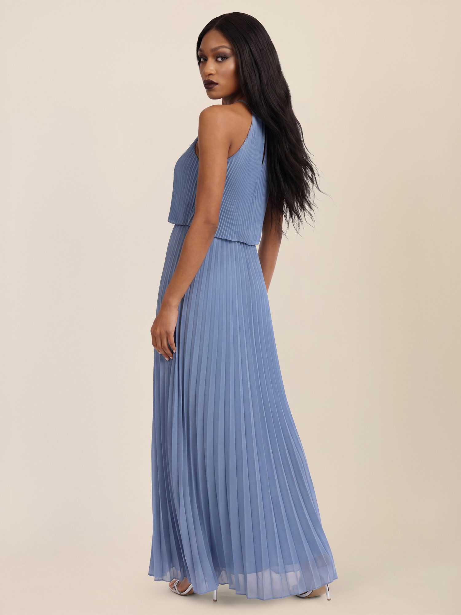 Apart Chiffonkleid mit Neckholder