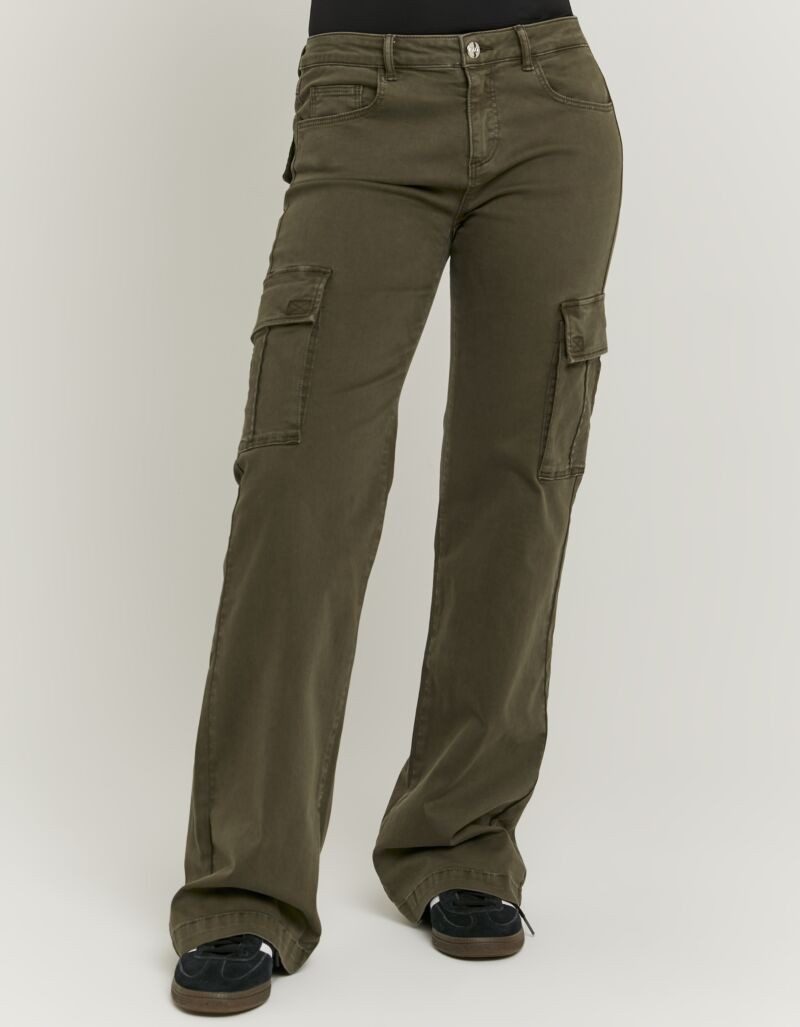 Tally Weijl Bootcuthose SPACOWELLE Baumwollmischung, im Cargo-Stil mit seitlichen Taschen