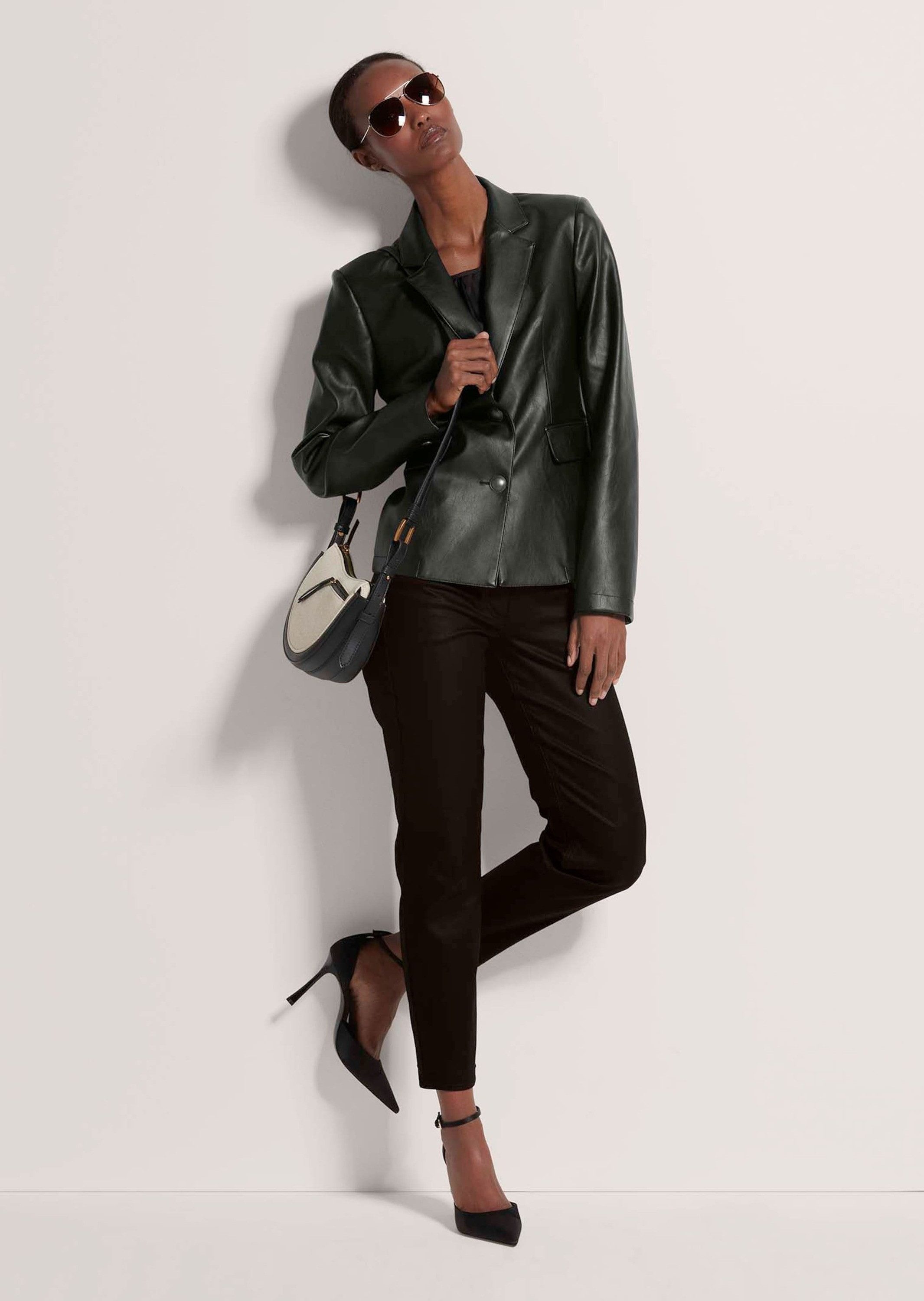 MADELEINE Kurzblazer Blazer aus Leder-Imitat – Bild 3 von 5