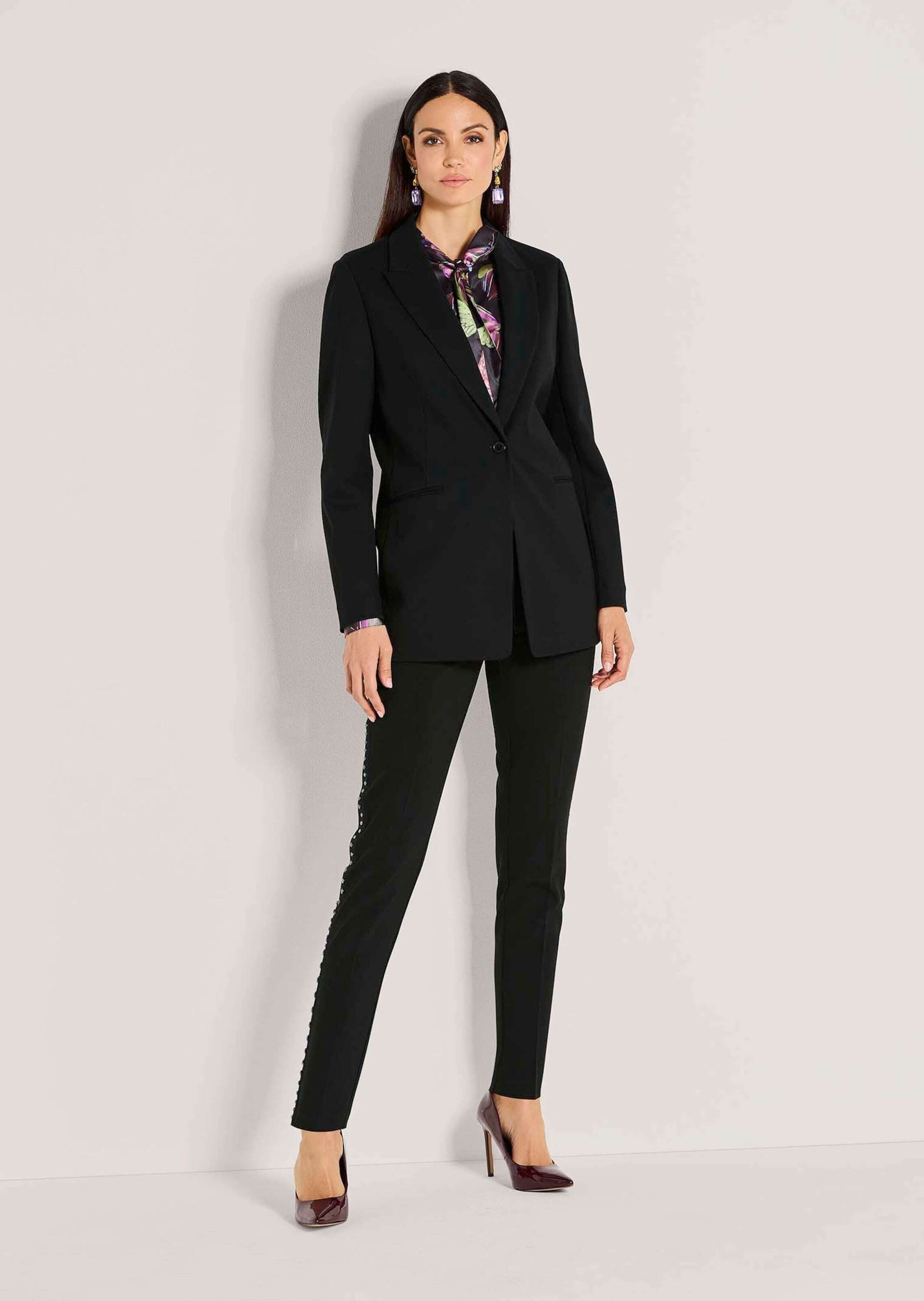MADELEINE Kurzblazer Eleganter Longblazer mit Stretch-Komfort Businessblazer mit Reverskragen und langen Ärmeln