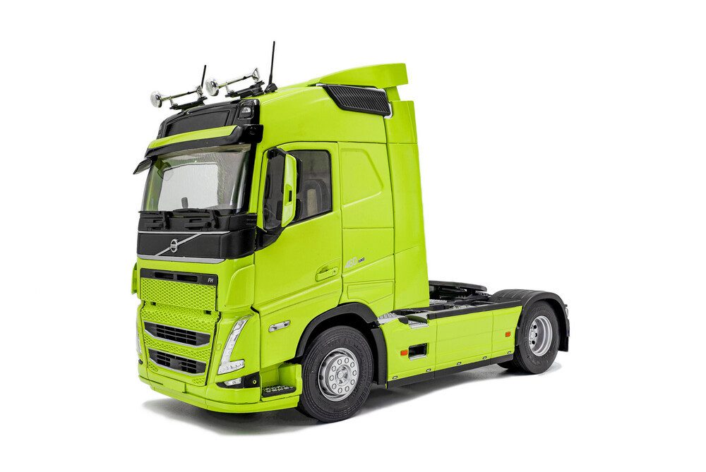 Solido Modellauto Volvo FH16 Globetrotter XL Zugmaschine 2023 neon grün, Maßstab 1:24