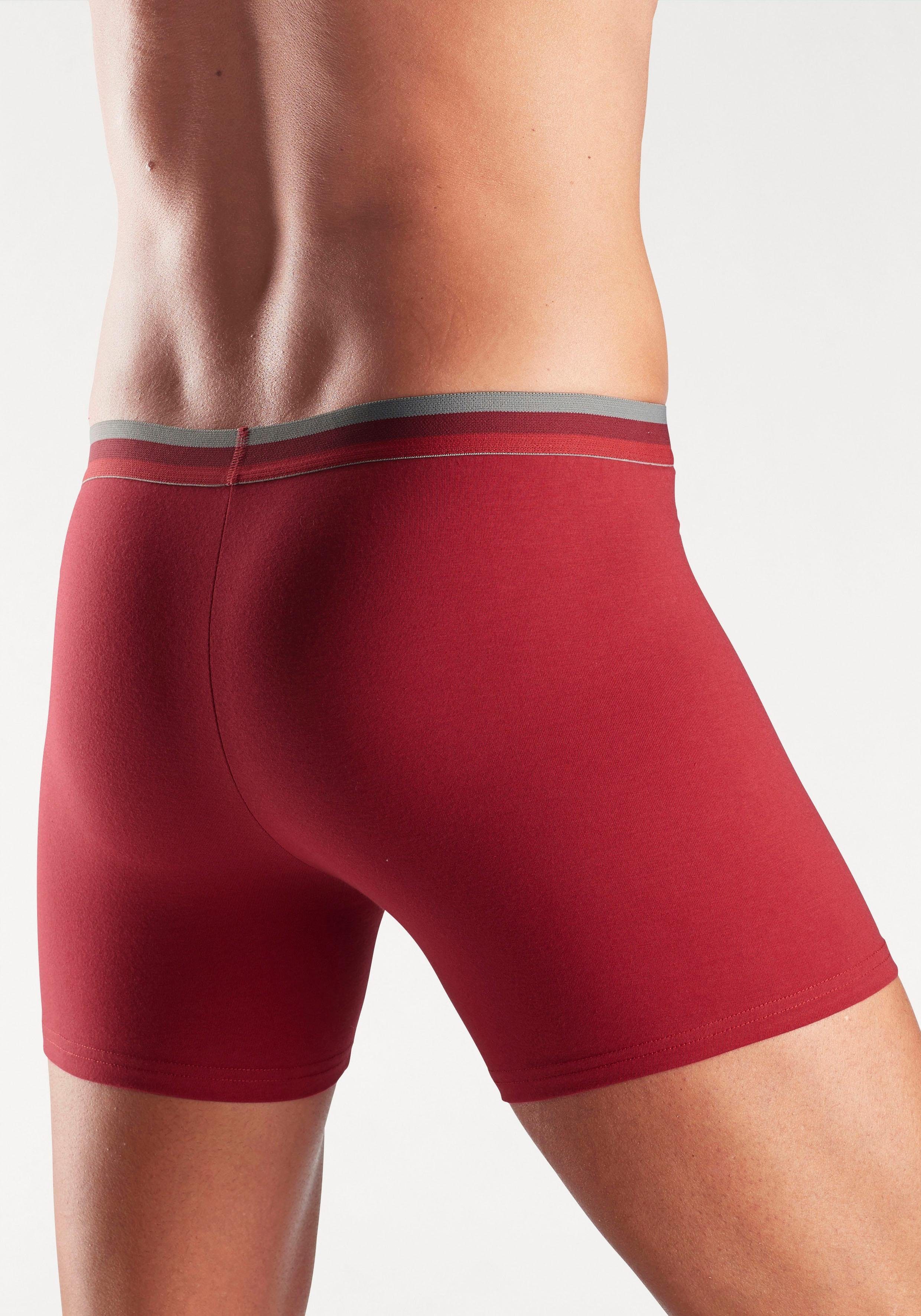 Bench. Langer Boxer (Packung, 3-St) Unterhosen mit elastischem Bund und Logodruck auf dem Bein