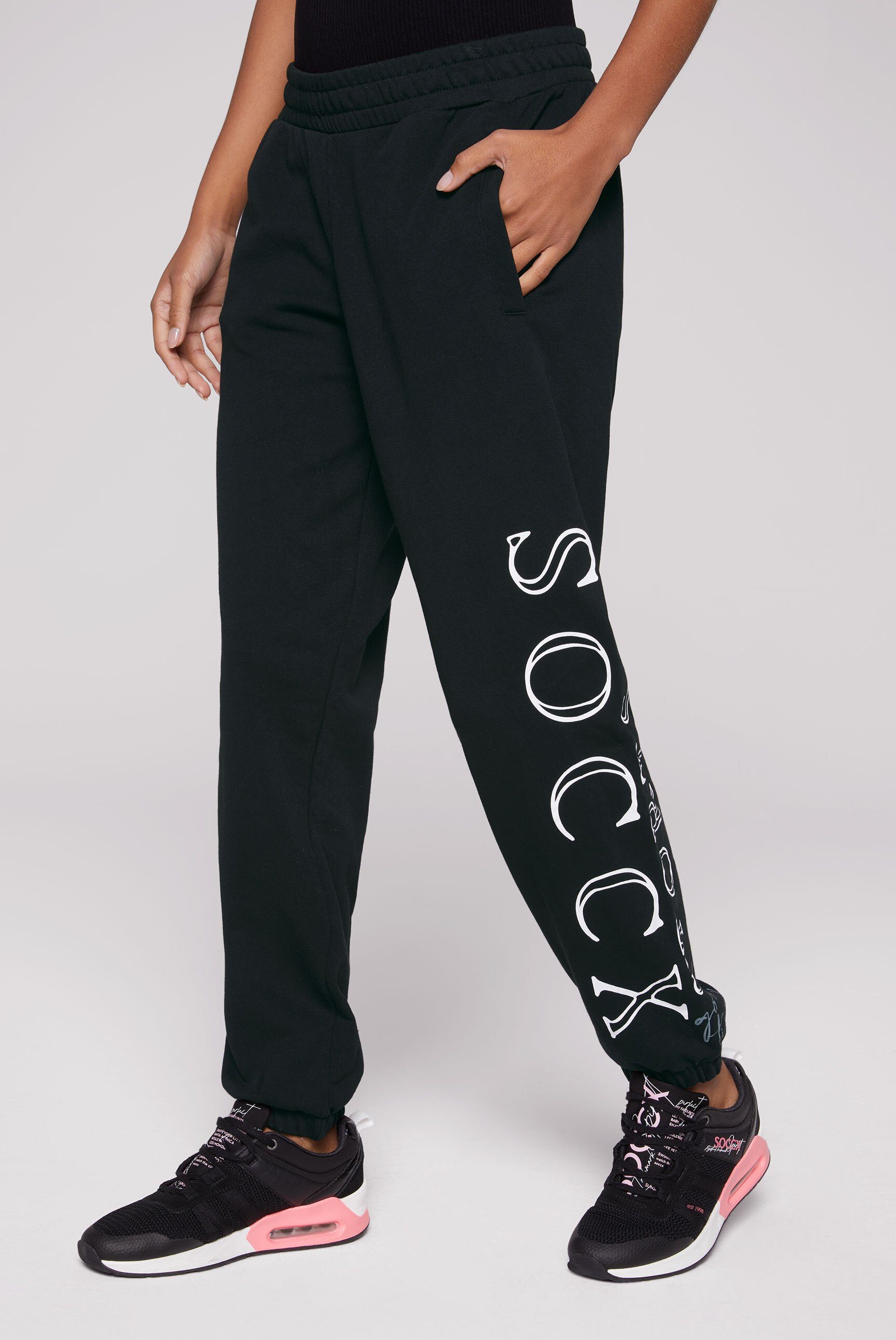 SOCCX Sporthose mit Elastikbund und Kordel, Seitliche Einschubtaschen