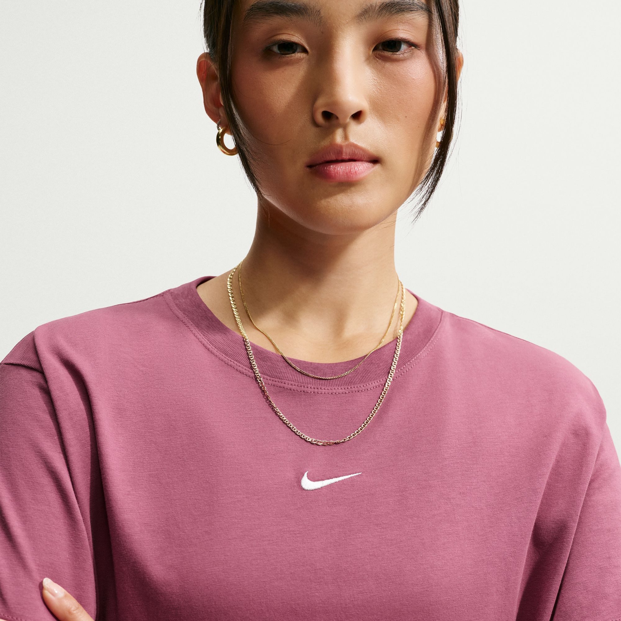 Nike Sportswear T-Shirt W NSW CLASSIC SS TEE Kurzarm, mit Rundhalsausschnitt, aus Baumwoll-Jersey, normale Länge