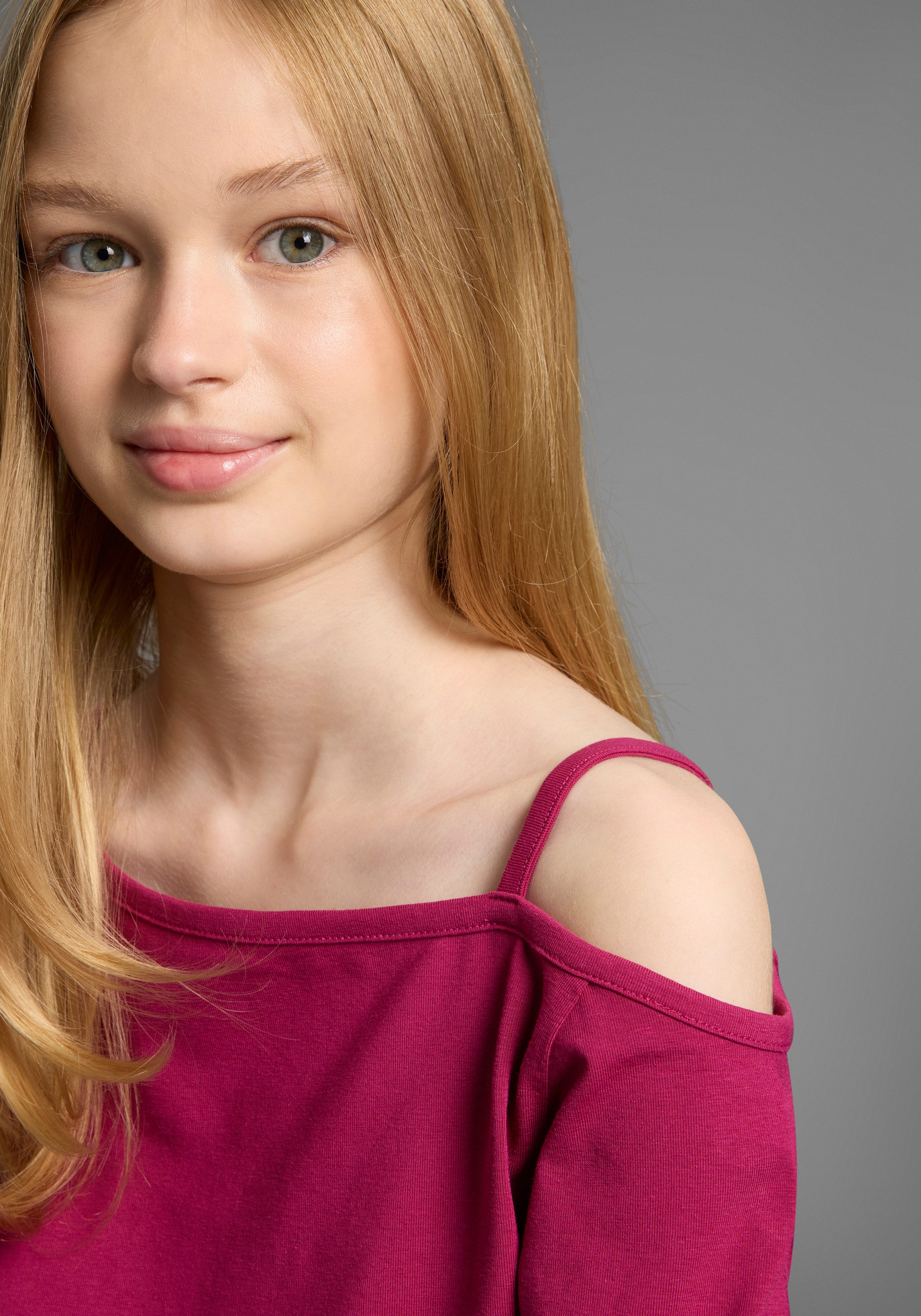 KIDSWORLD Langarmshirt Off-Shoulder Shirt Mit modischer Schulterlösung. Reduzierter Preis € 10,49. Unverbindliche Preisempfehlung € 14,99, (€ 10,49 pro 1 Stk)