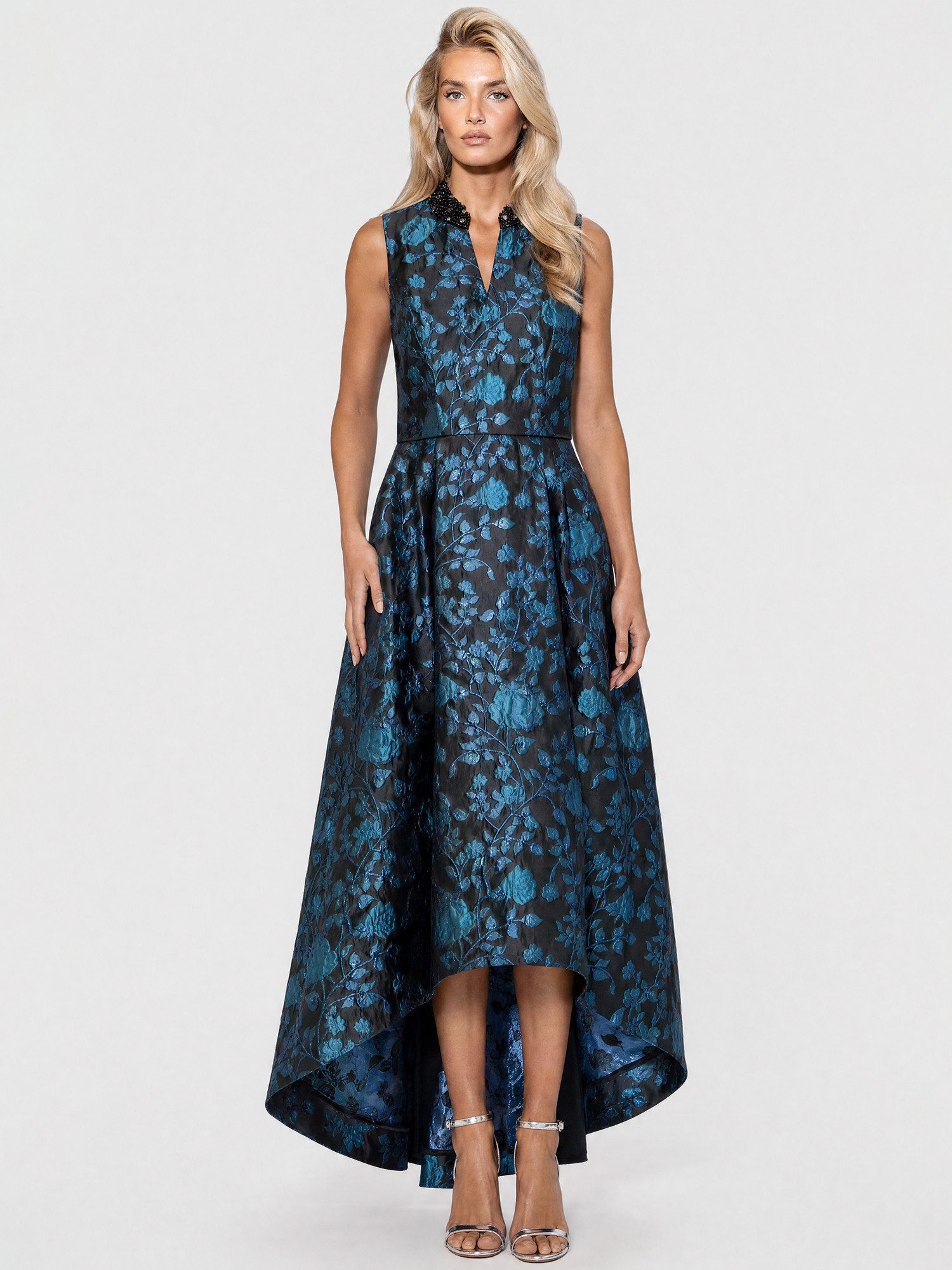 Apart Abendkleid mit Blüten- und Blättermuster