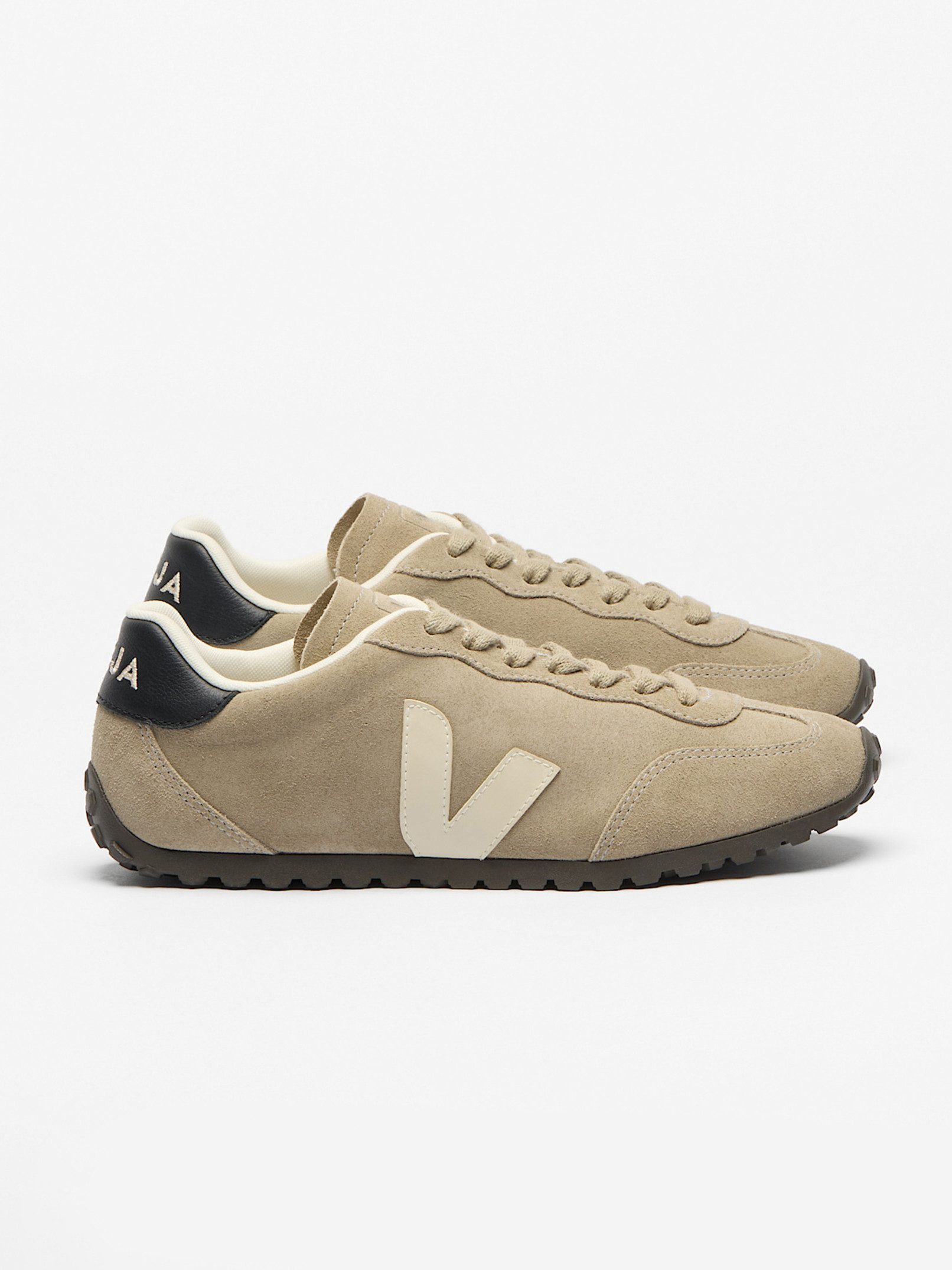VEJA Veja GT Suede Sneaker