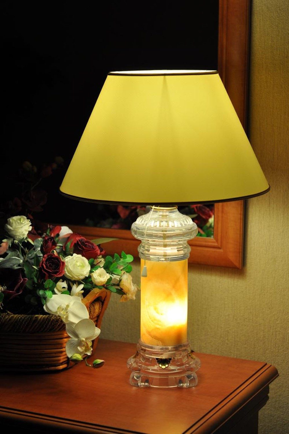 Nachttischlampe Klassische Tischleuchte mit Stoffschirm in Beige