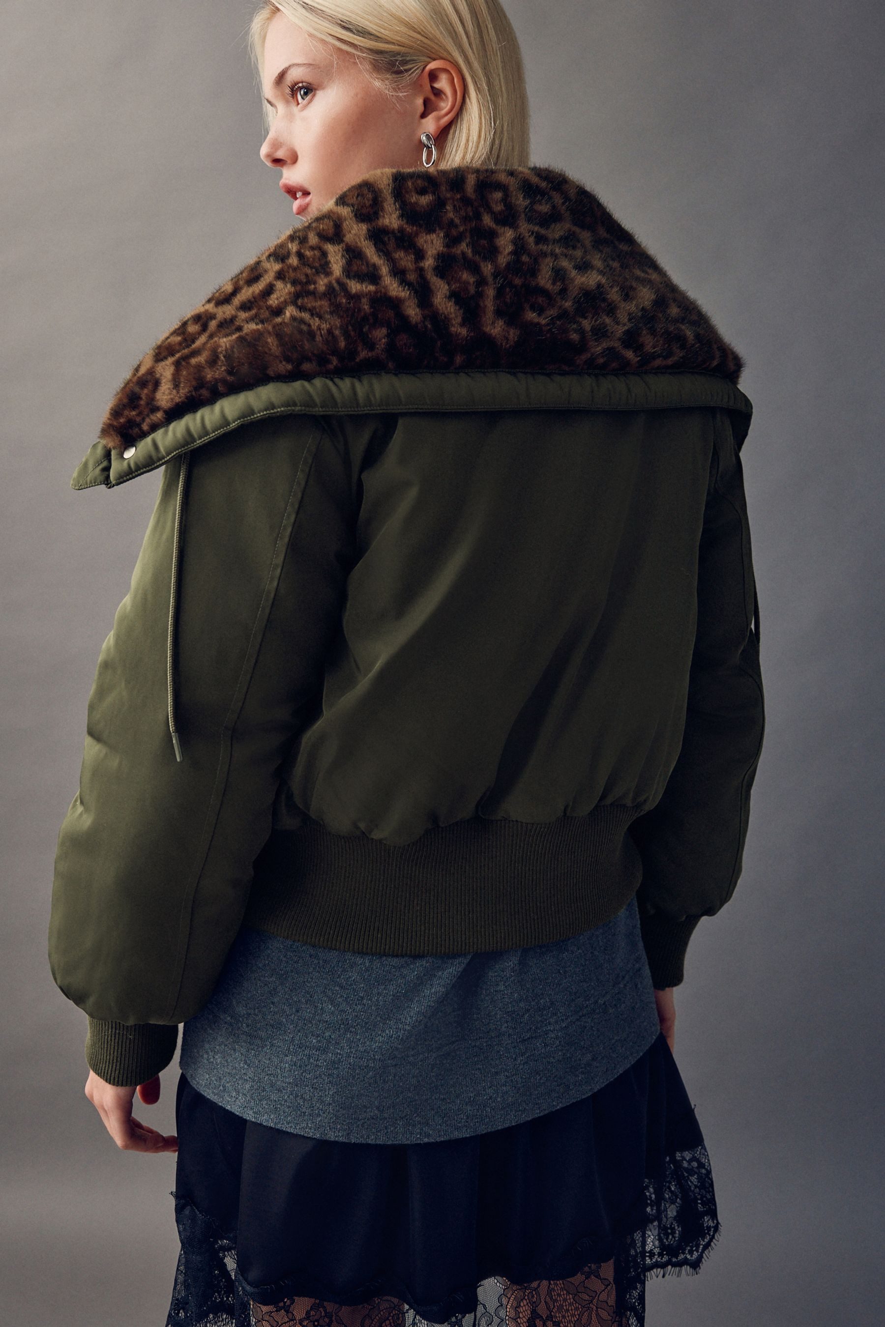 Next Fellimitatmantel Parka, Animal-Print und Kunstfellkragen, Kurzgröße (1 günstig online kaufen