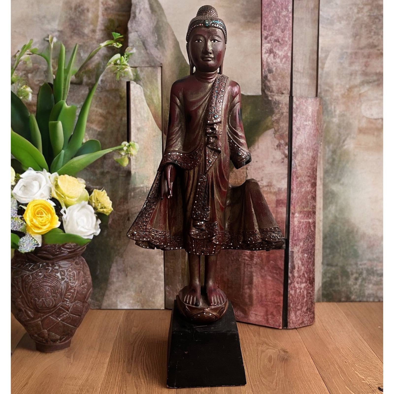 Buddhafigur Figur Rot Asien stehend Buddha - Burma, Holz Thailand - LifeStyle