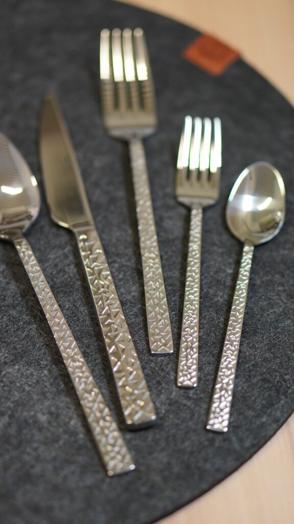 Mulex Besteck-Set Besteck Siena, mit feiner Hammerschlag-Struktur (30-tlg), 6 Personen, Chromstahl, elegantes Besteck mit beeindruckend schöner Optik