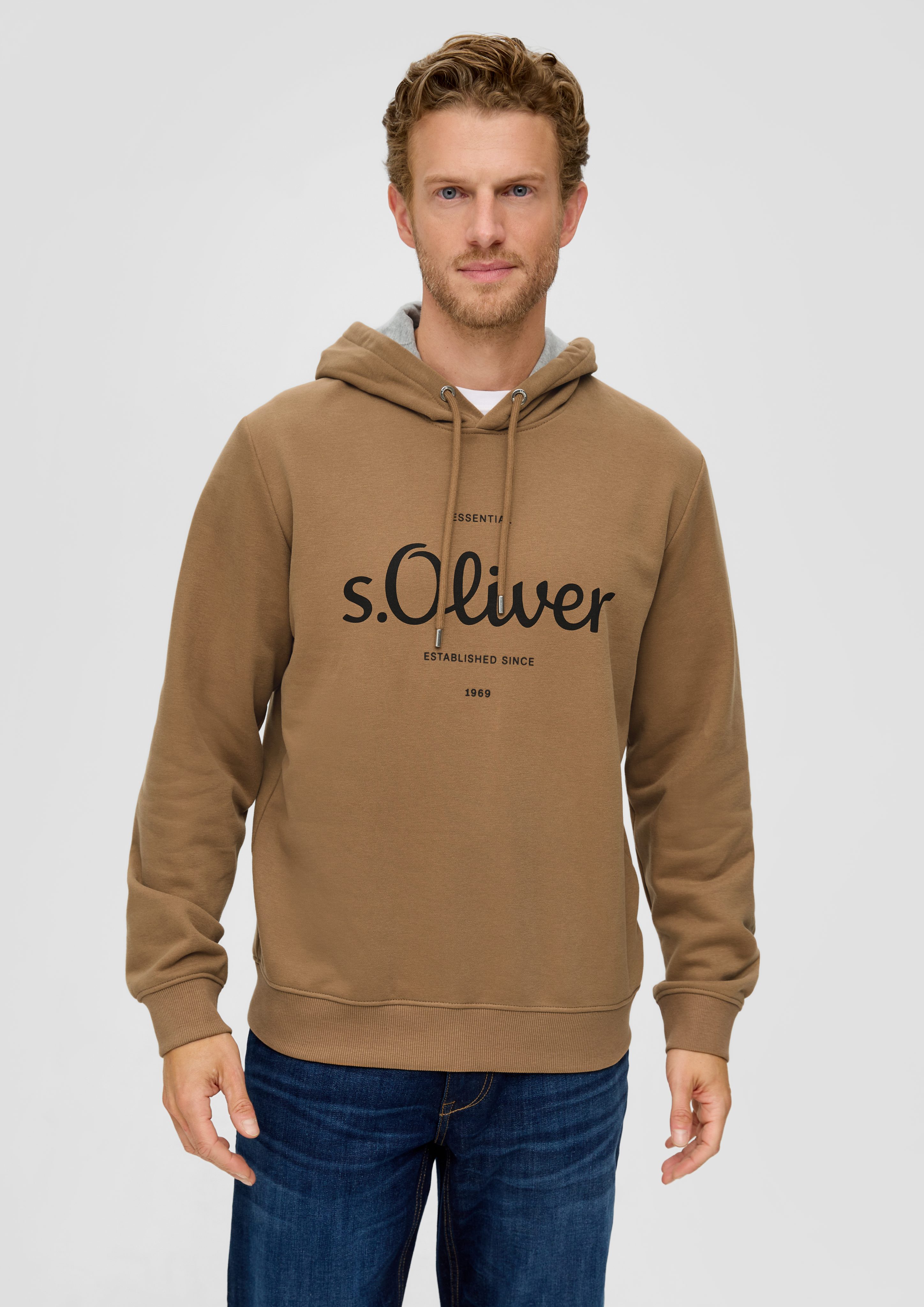 Logo in s.Oliver Sweatshirt sandstein Sweat-Qualität Logo-Hoodie