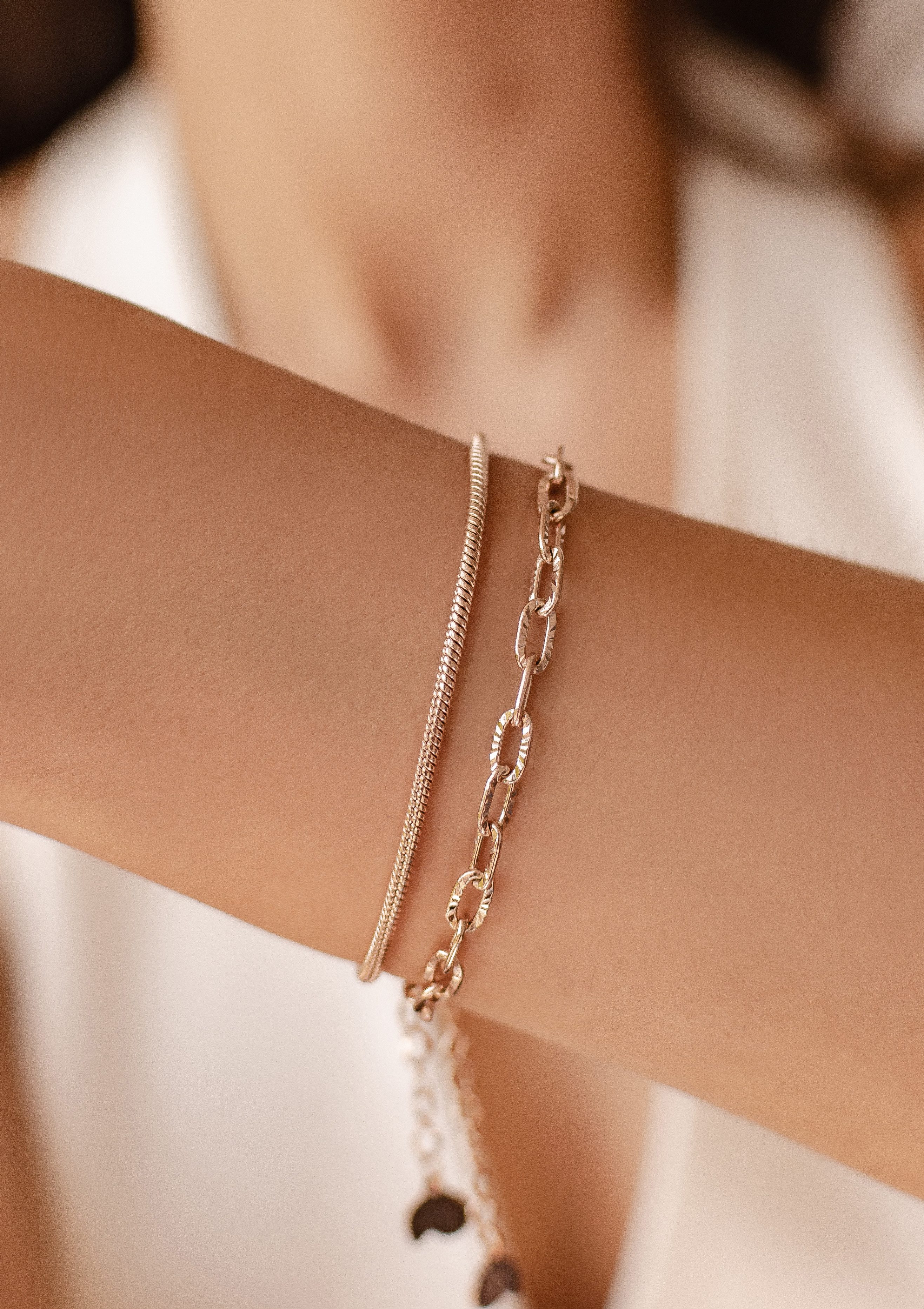 Hey Happiness Gliederarmband Set Damen Edelstahl mehrreihig, 18K Roségold vergoldet, 2er Layer Set Glieder und Schlangen Armbänder, wasserfest