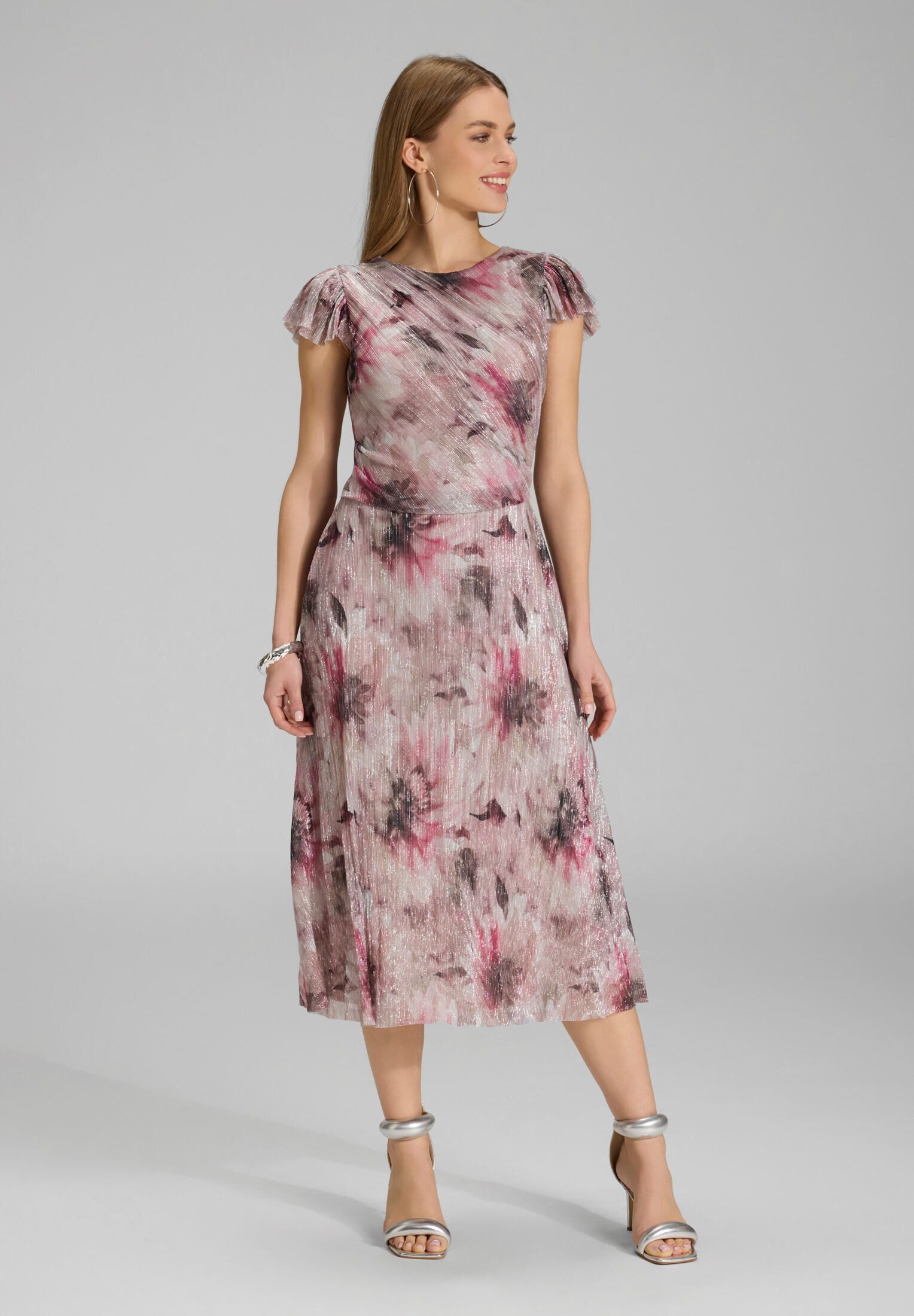 SWING Cocktailkleid Taillierter Schnitt mit fließendem Rockteil günstig online kaufen