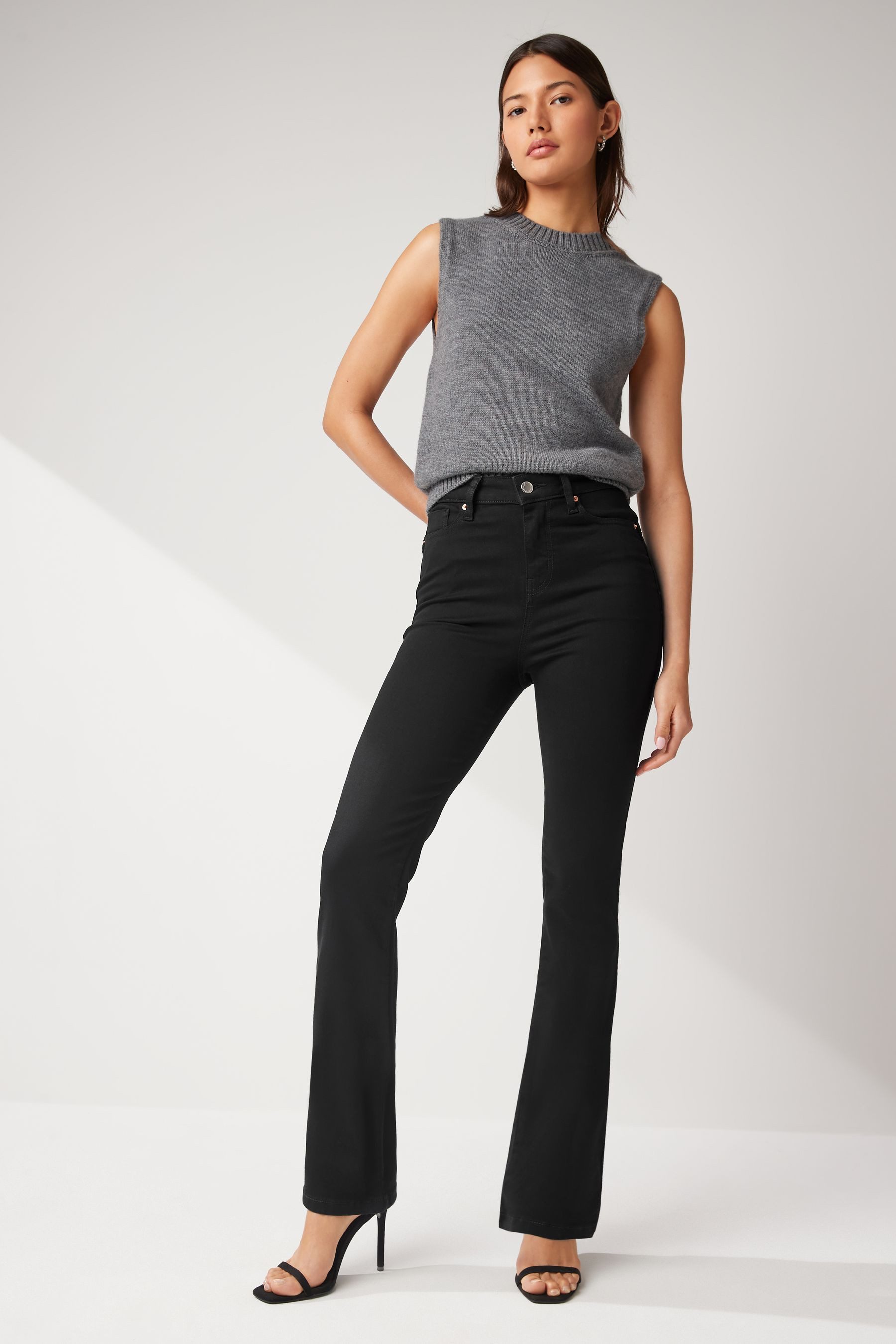 Next Push-up-Jeans Push-up Bootcut Fit Jeans, Kurzgröße (1-tlg)
