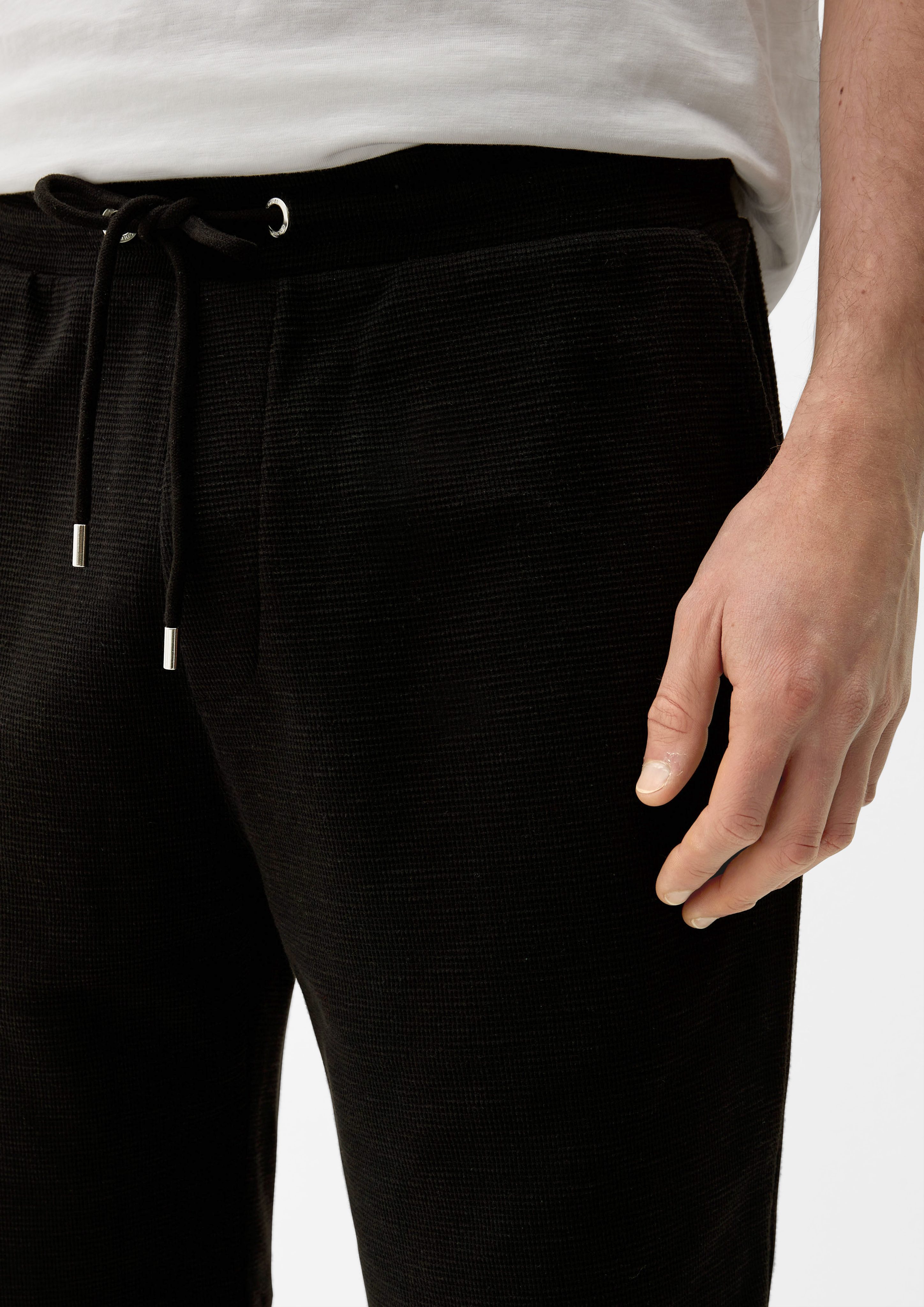 s.Oliver Bermudas Relaxed: mit schwarz Waffelpiqué-Struktur Durchzugkordel Shorts