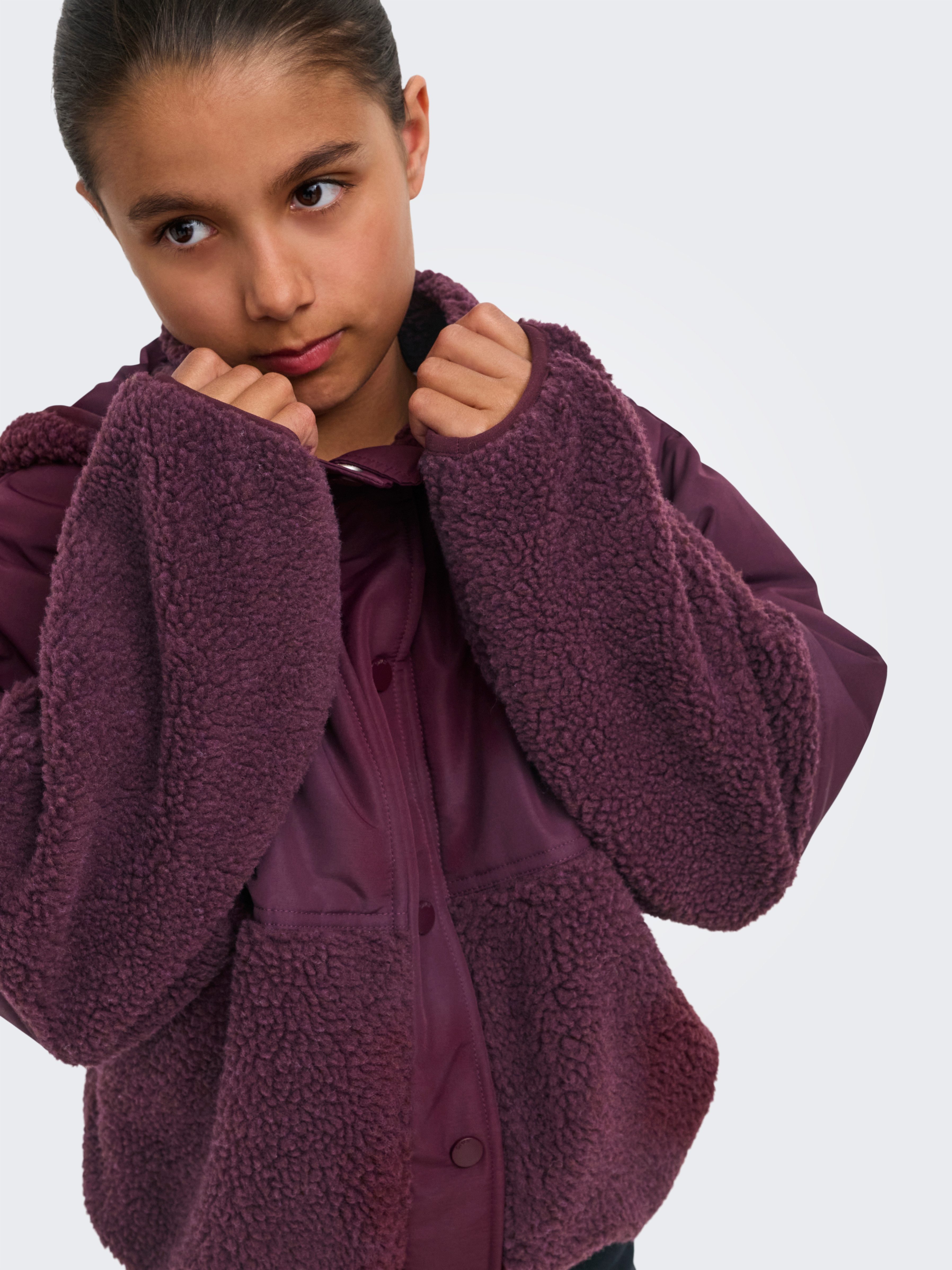 KIDS ONLY Kapuzenplüschjacke KOGNOMI TEDDY MIX JACKET VD OTW im tollen Materialmix mit Plüsch – Bild 2 von 5