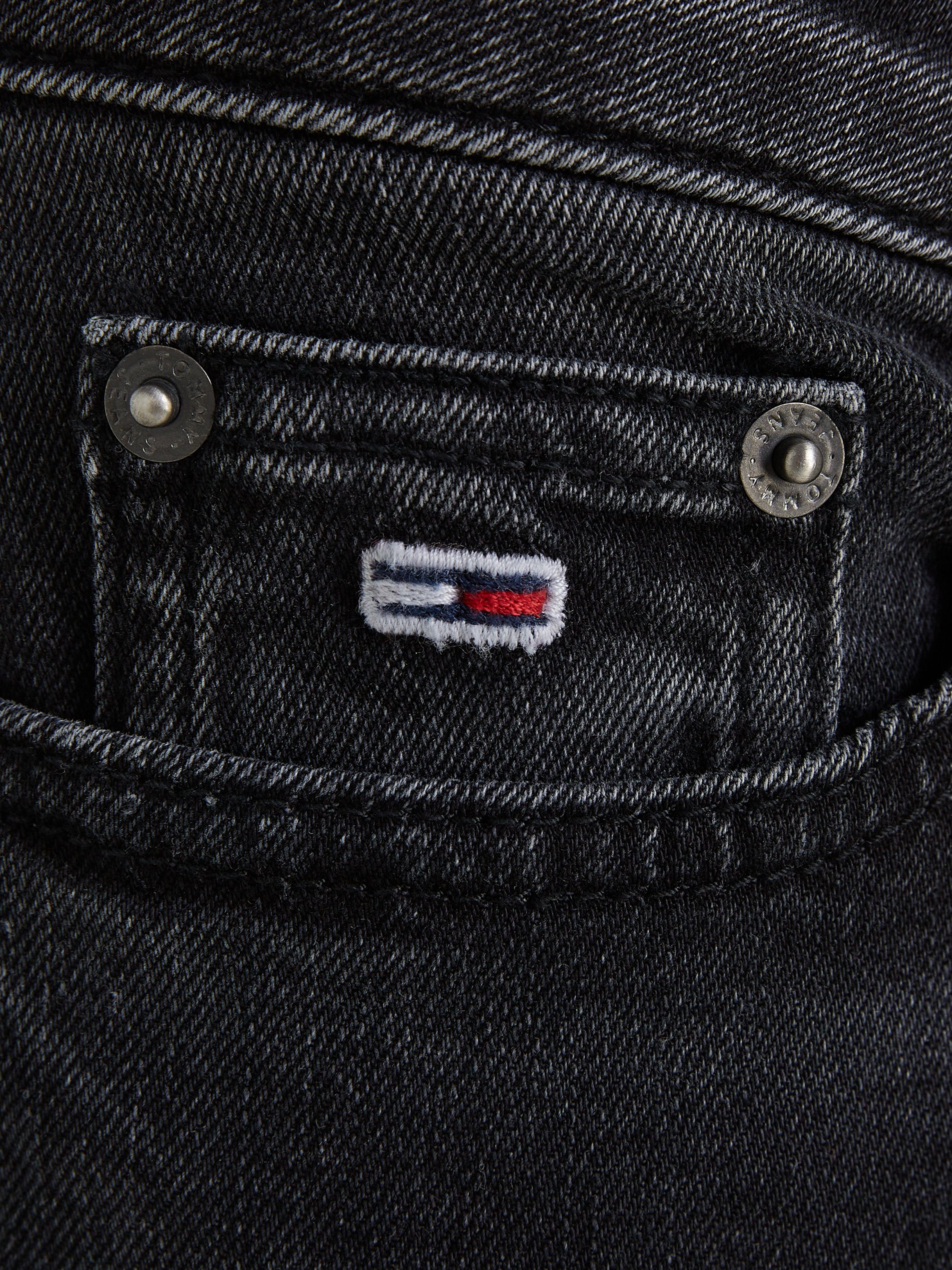 Schlagjeans Jeans Logo-Badge Tommy Flag mit Tommy Jeans & black