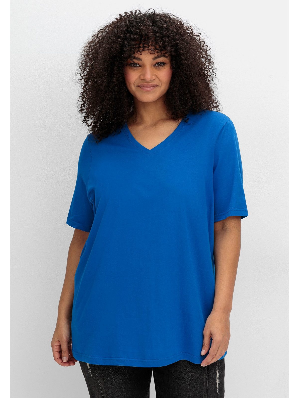 Sheego T-Shirt Große Größen mit V-Ausschnitt, aus leichtem Jersey