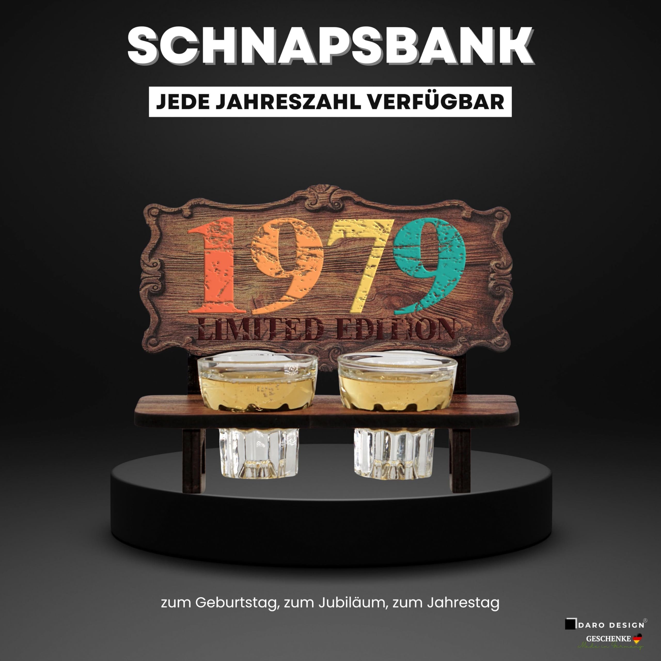 DARO Design Dekoobjekt Schnapsbank Jahrgang Vintage Geschenk mit 2 Gläsern (Geschenkset, Jahrgang 1979 – 2 Gläser), B 17 × H 13 cm, 6 mm HDF – Bild 3 von 5