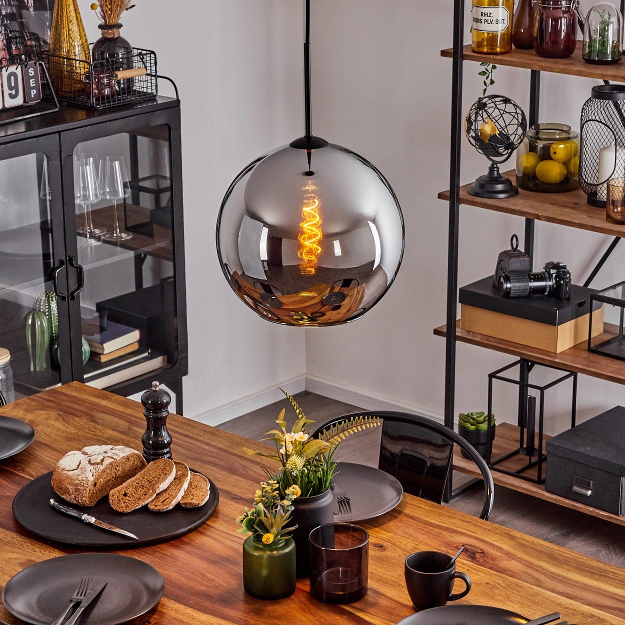 hofstein Hängeleuchte »Cesaro« Vintage Hängelampe aus Metall/Glas in Schwarz/Chromfarben, ohne Leuchtmittel, im Retro Design mit Schirm aus Glas (30cm), Höhe max. 152cm, 1xE27
