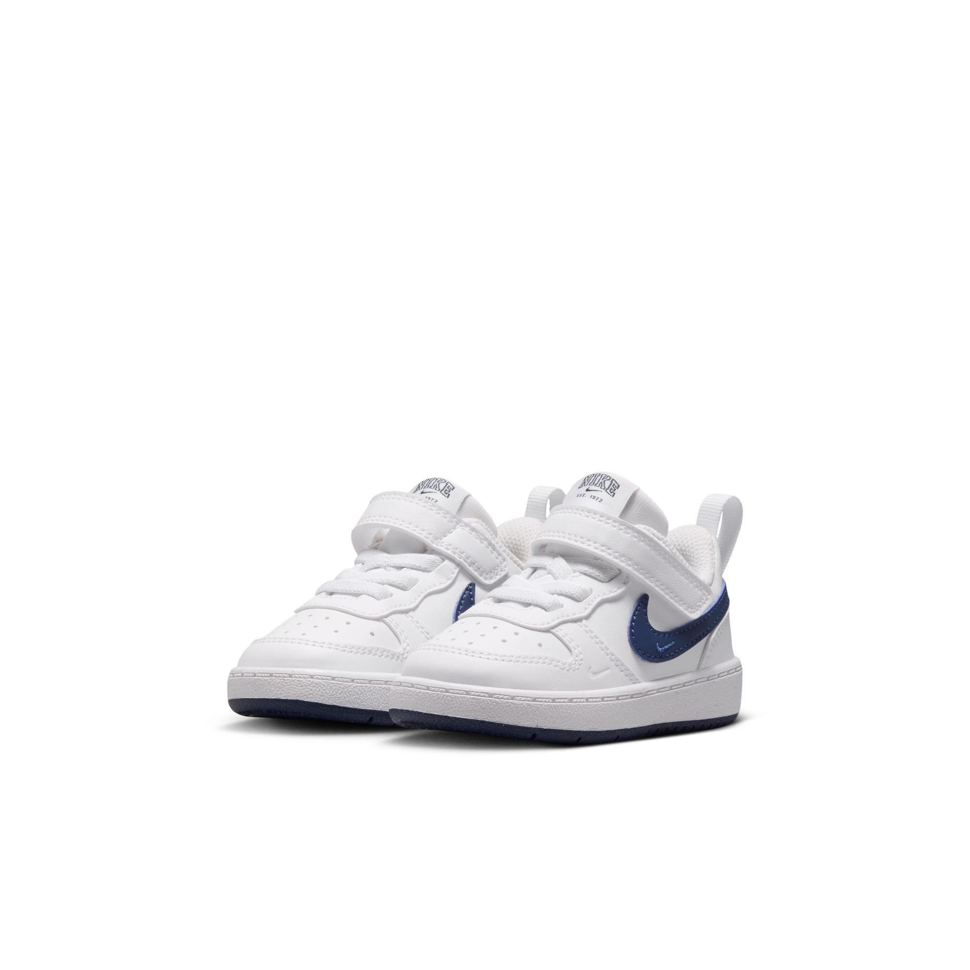 Nike Sportswear Court Borough Low (TD) Sneaker Design auf den Spuren des Air Force 1
