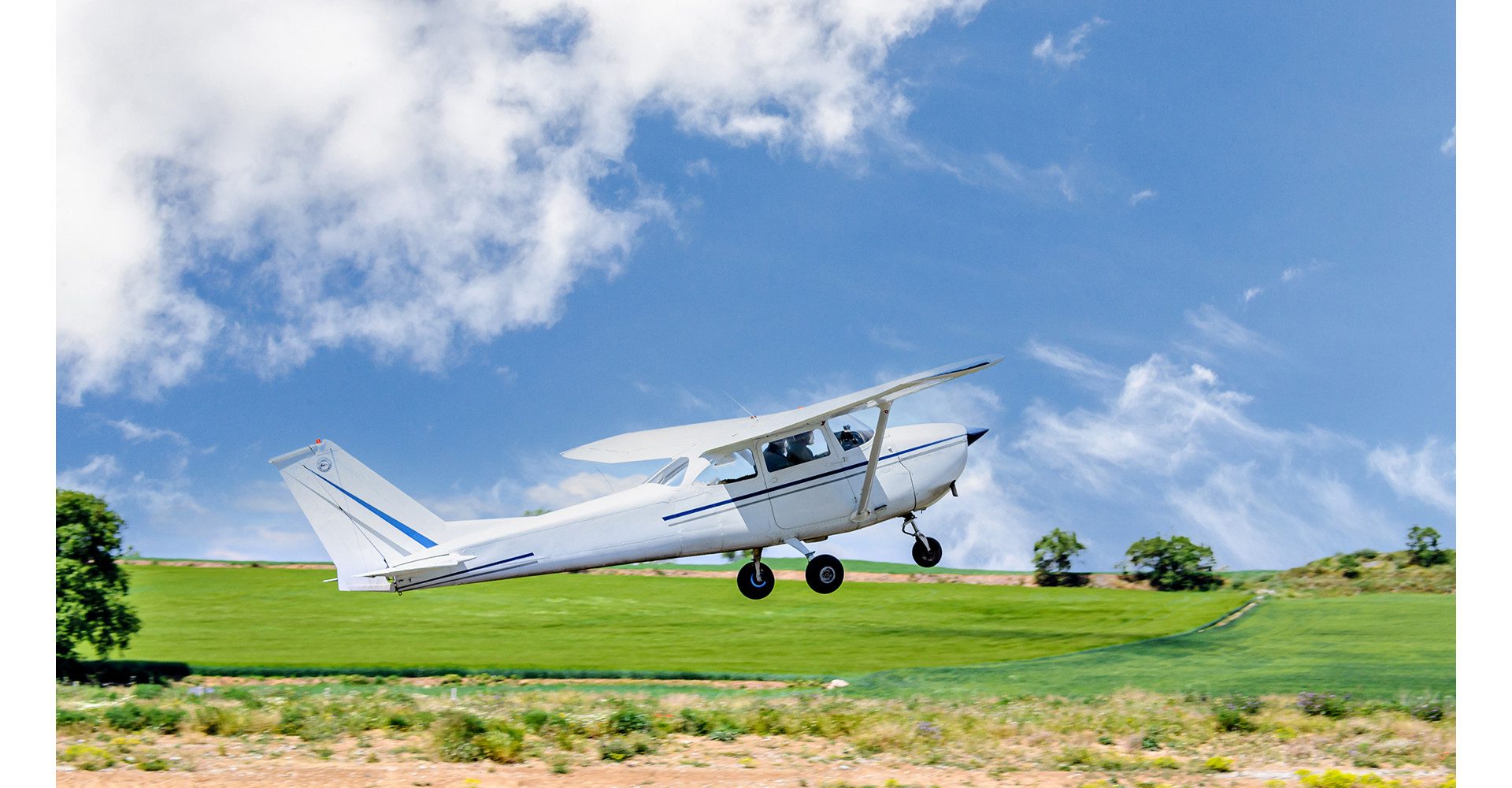 Jochen Schweizer Erlebnisgutschein Rundflug im Ultraleichtflugzeug (60 Min)