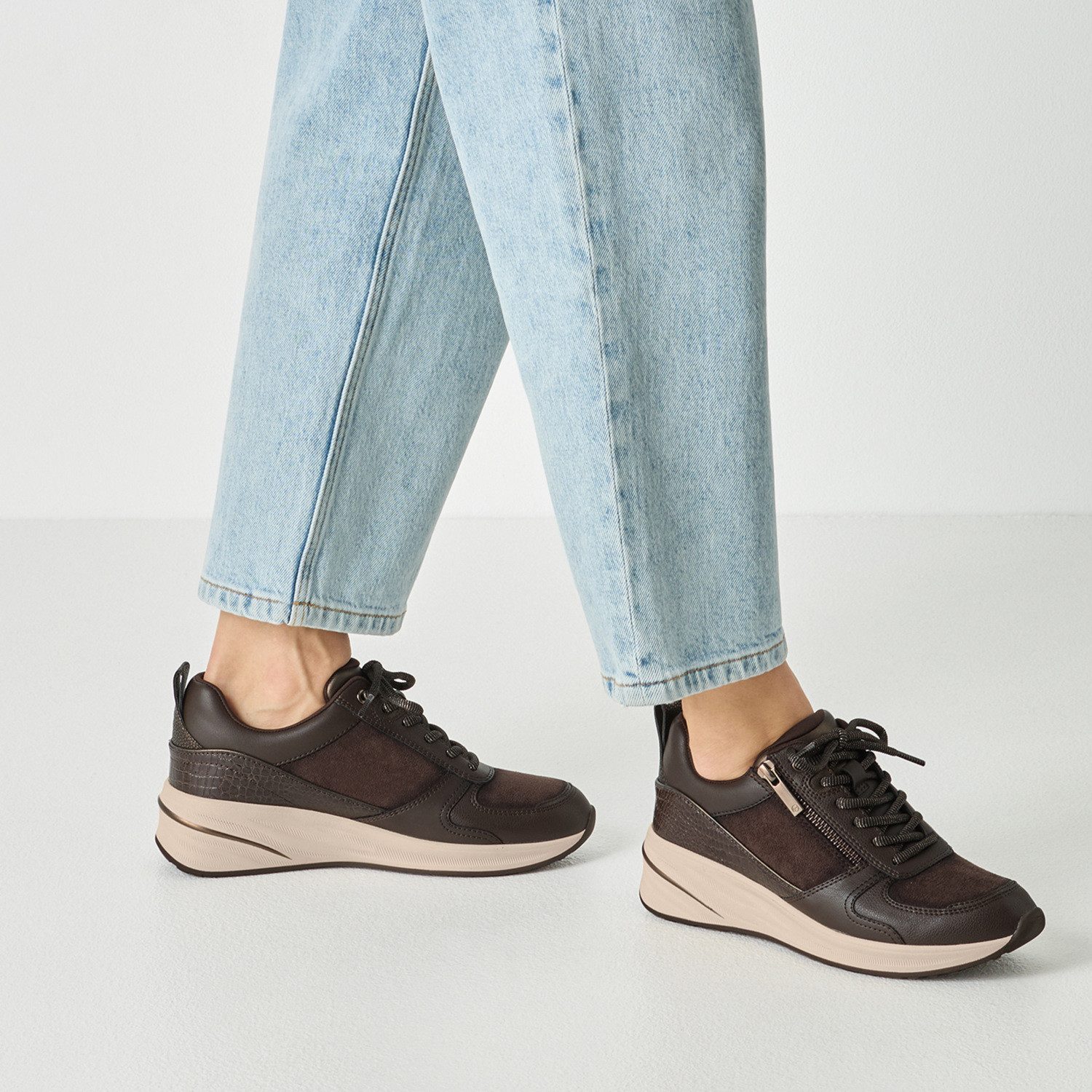Tamaris Keilsneaker Freizeitschuh, Schnürer in veganer Verarbeitung, schmale Form