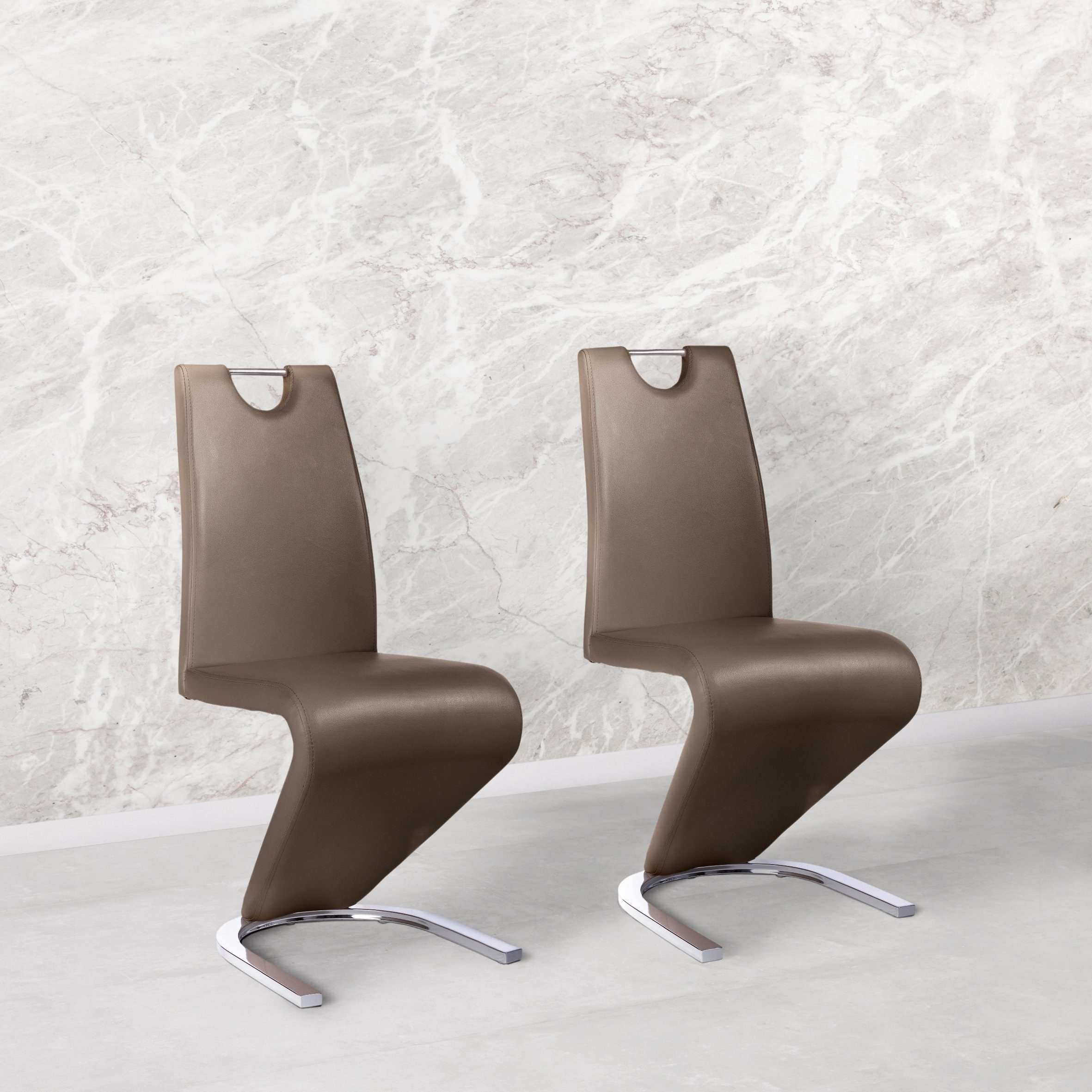 Homexperts Esszimmerstuhl Zora 02 (Set, 2 St), Bezug in Kunstleder, Rückenlehne mit Griff zum einfachen Zurückziehen. € 199,99, (€ 100,00 pro 1 Stk).