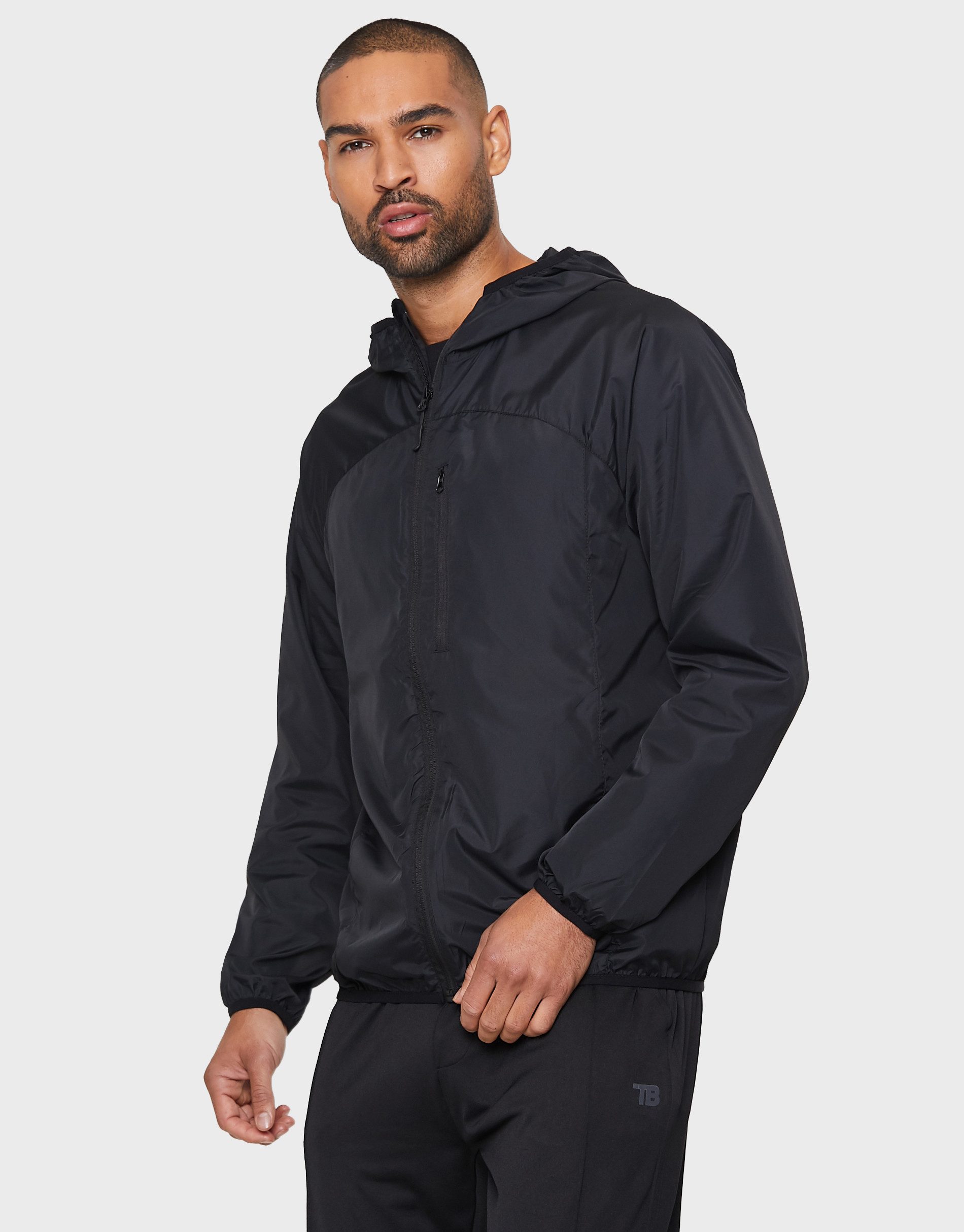Threadbare Outdoorjacke Fitness Jacket Beckham - Black (1-St) mit praktischer Kapuze