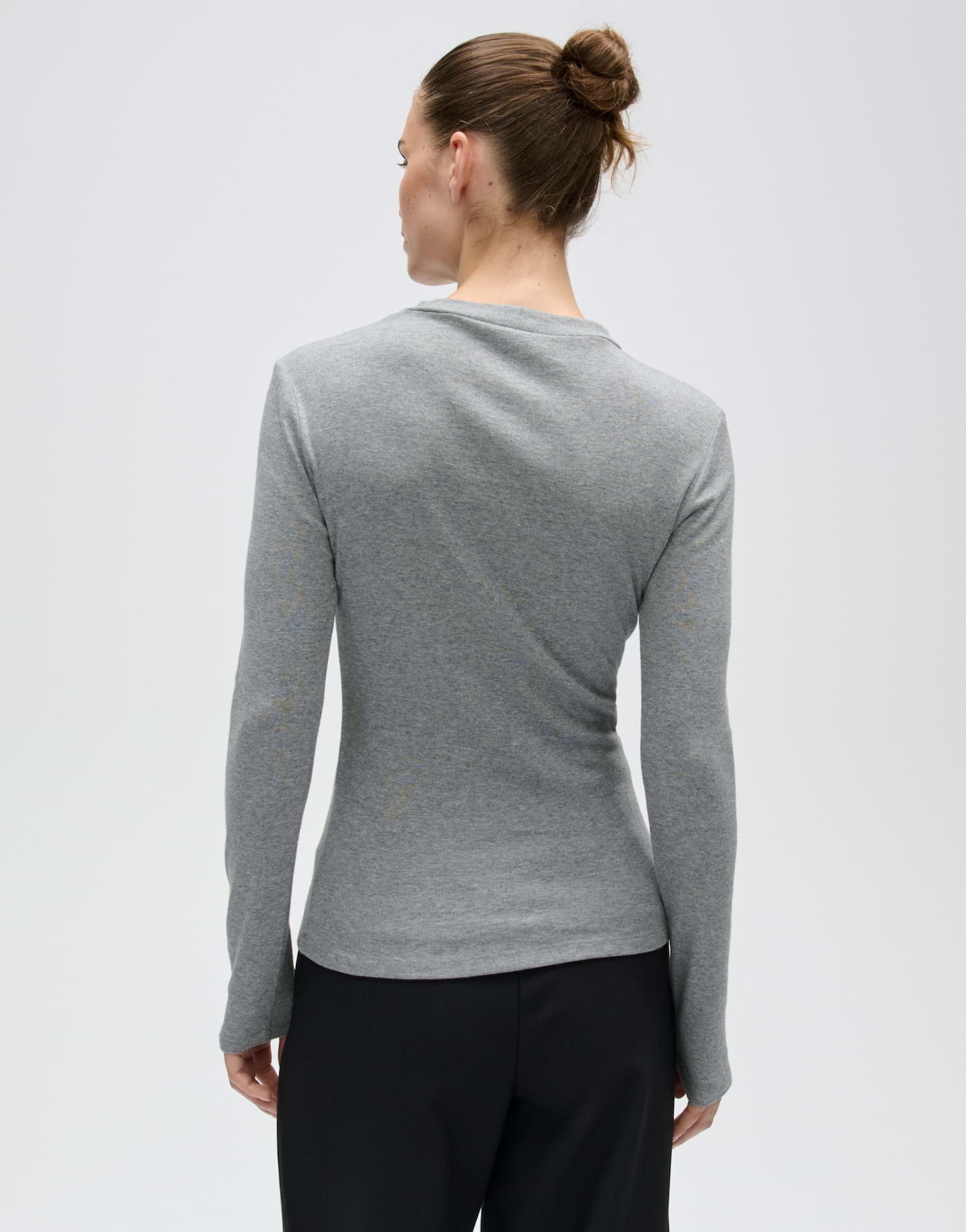 OPUS Longsleeve Sylivia aus weichem Jersey Figurbetonter Schnitt mit kleinem Stehkragen – Bild 3 von 5