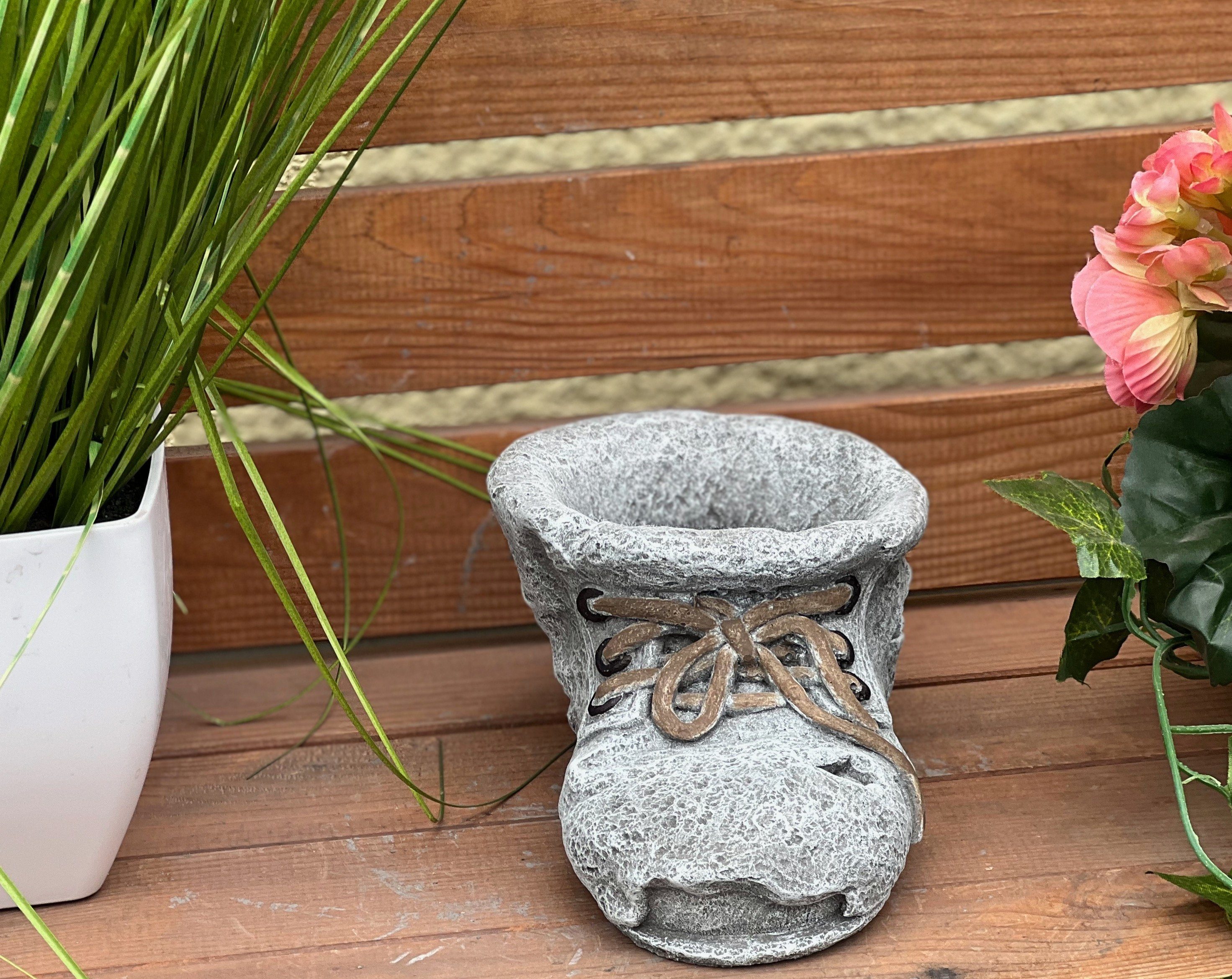 Stone and Style Pflanzschale Steinfigur Pflanzschale Stiefel frostfest Steinguss
