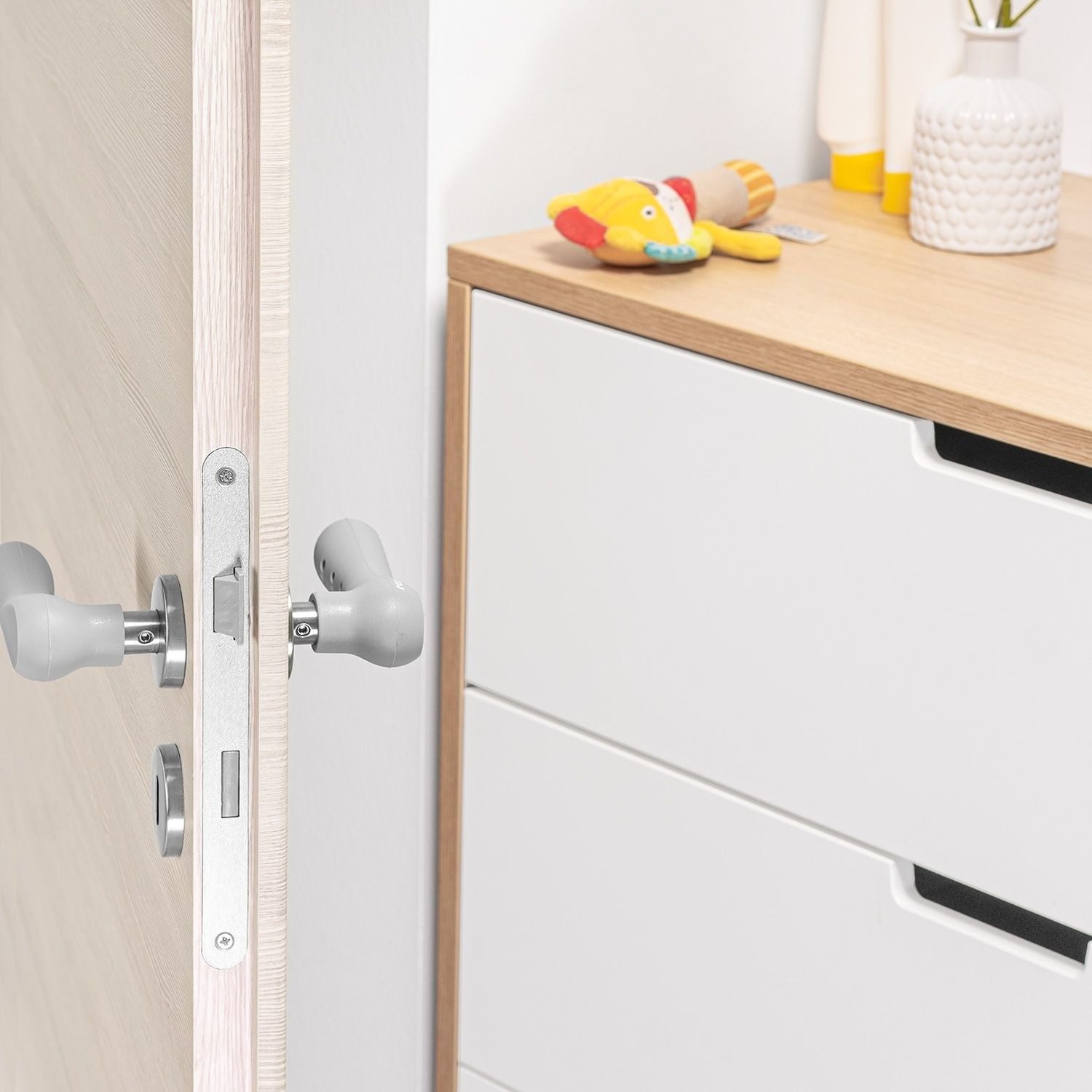 Reer child safety lock