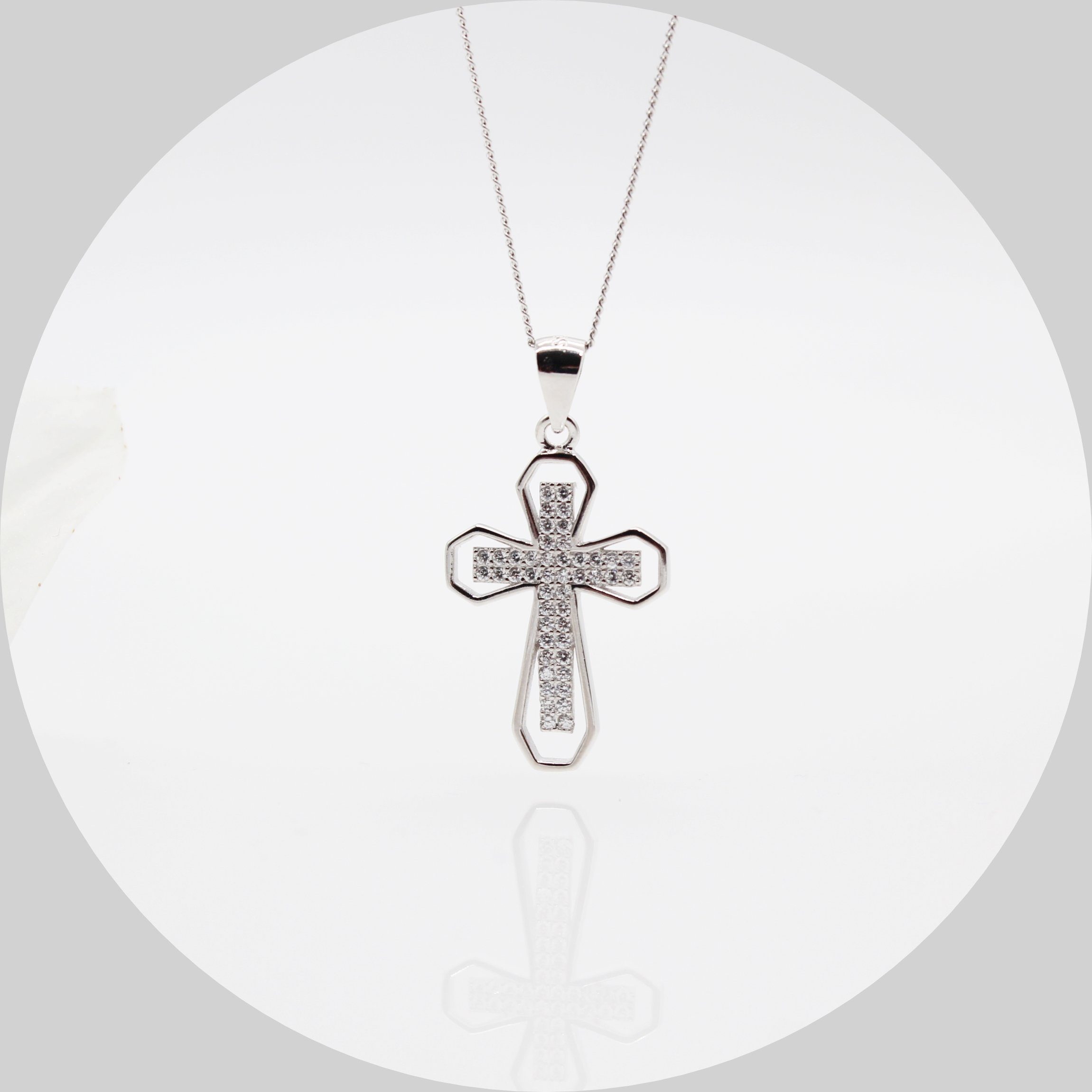 ELLAWIL Silberkette Damen Kette mit Kreuzanhänger Halskette Schmuck Kreuzkette (Kettenlänge 45 cm, Sterling Silber 925), inklusive Geschenkschachtel