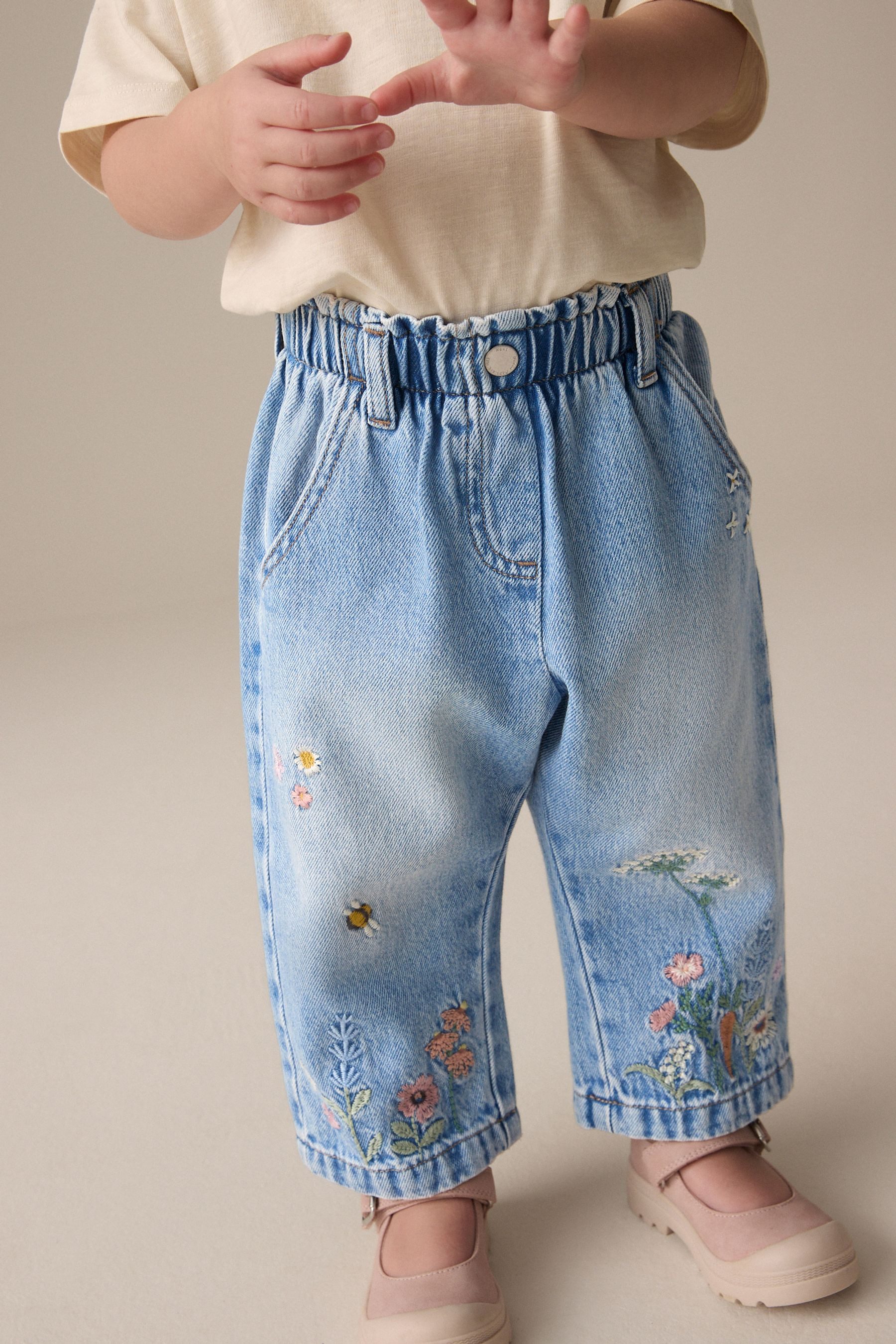Next Schlupfjeans Jeans aus 100 % Baumwolle mit floraler Stickerei (1-tlg)