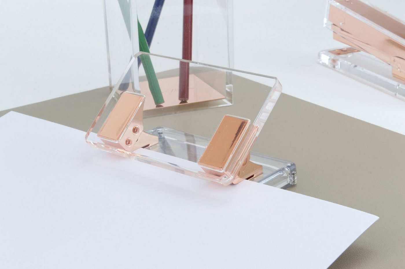 Thumbnail - Dany Marcus Lochstanzer Locher Acryl Roségold, eleganter Design-Locher, bis zur 30 Blatt