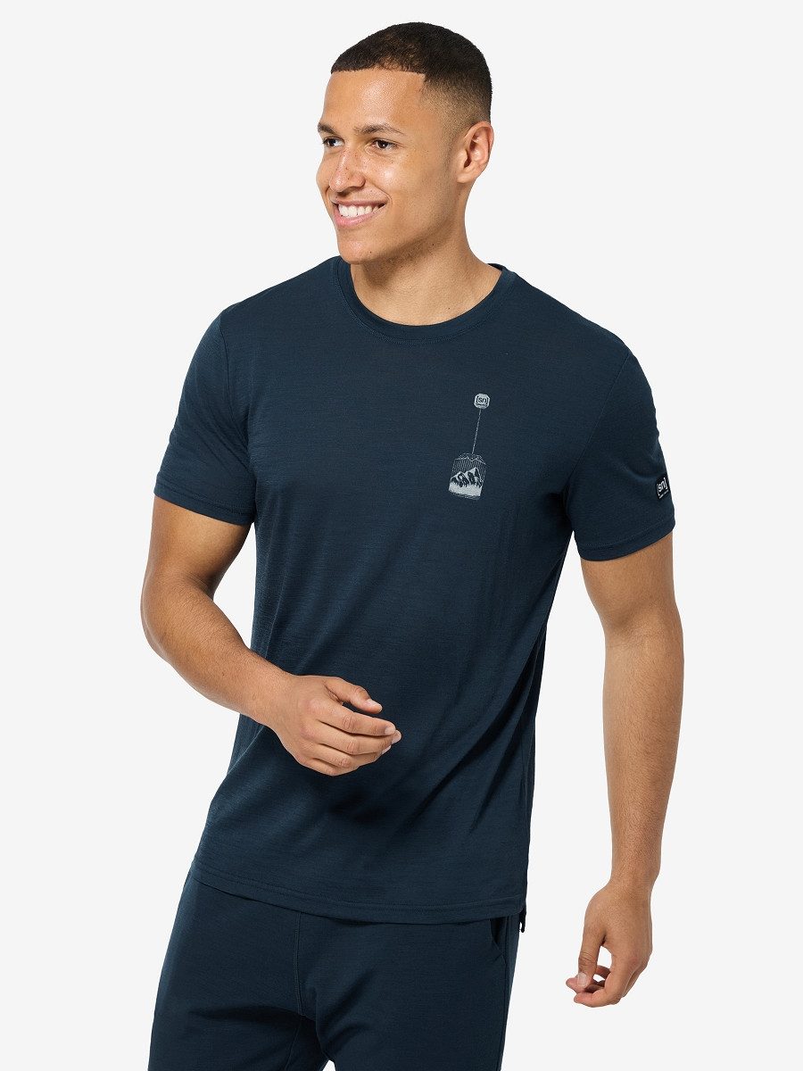 SUPER.NATURAL Funktionsshirt für Herren, Merino M TEABAG WORLD TEE mit Lauf-Motiv, atmungsaktiv