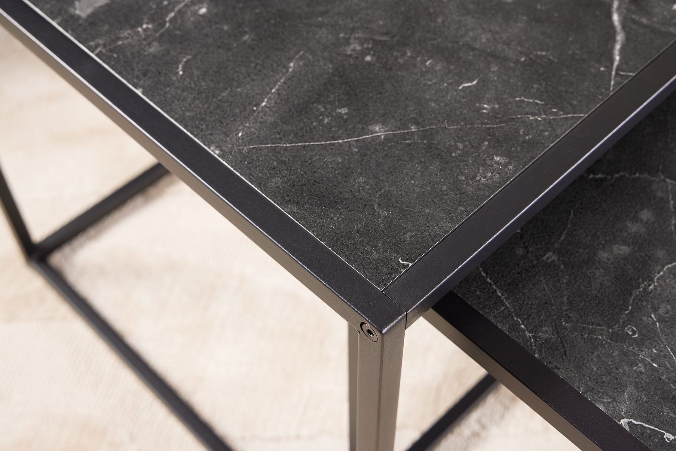 Licht-Erlebnisse Beistelltisch THORIN, 2er Set aus Metall MDF in Anthrazit Schwarz