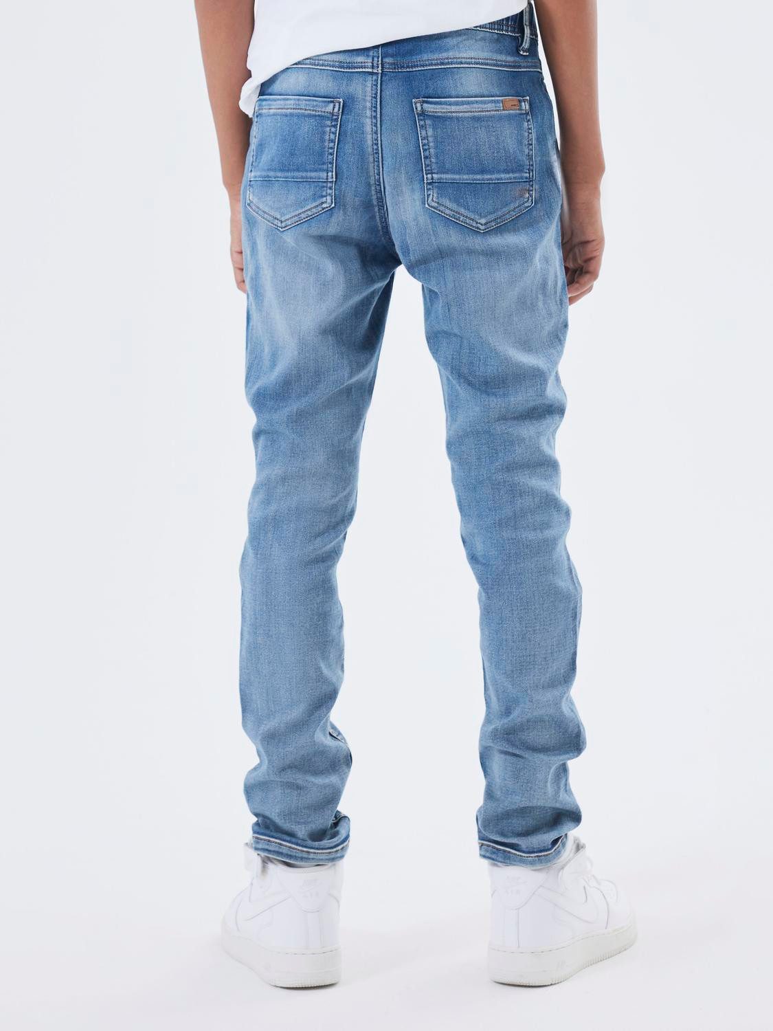 Schlupfjeans NKMROBIN DNMTHAYER SWE