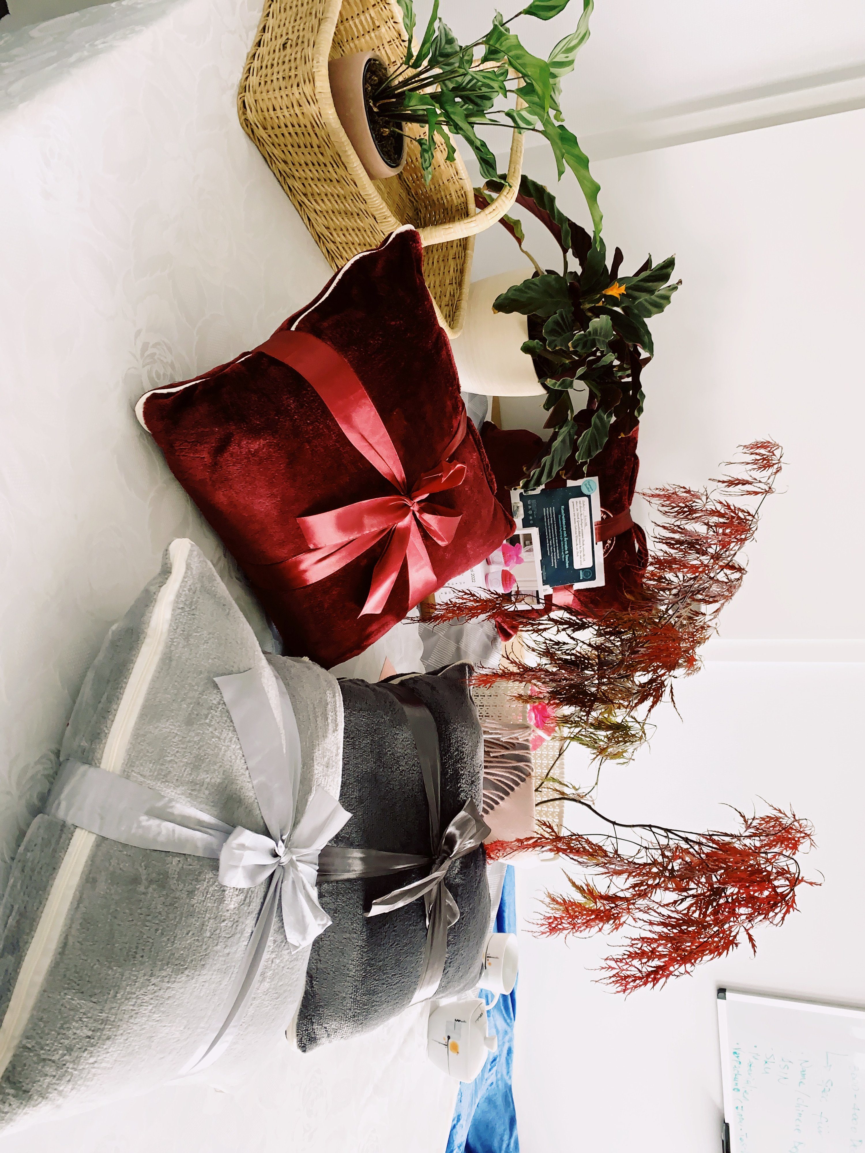Geschenkverpackung Geschenk für Kuscheldecke Ärmeln Stofftasche und einer schönen und mit in 200cm) Taschen, Männer, x (150 als Lucadeau, Bordeaux Frauen Wohndecke