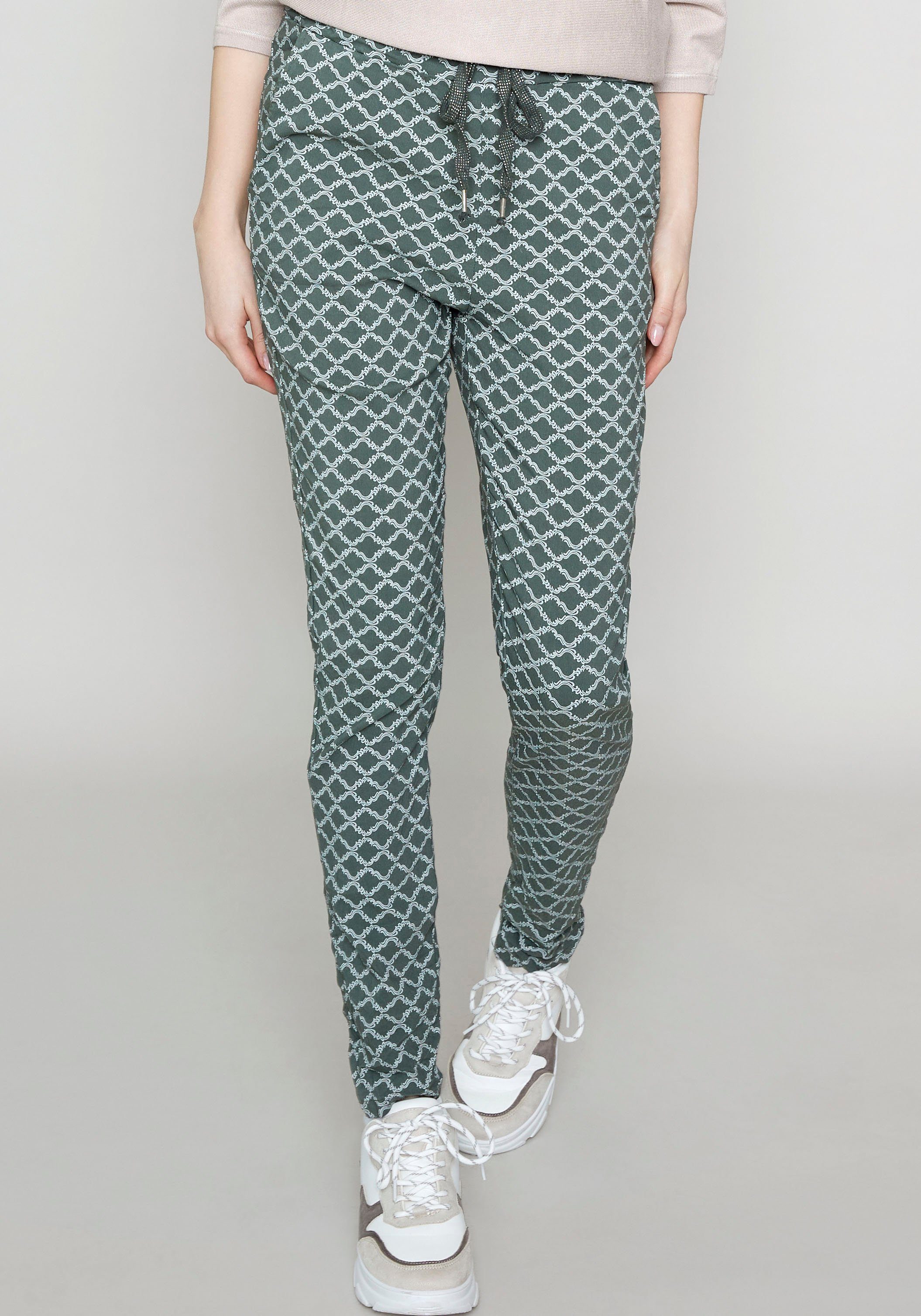 (1-tlg) Pants Jogger mit Allover-Print schönem khaki Le44ticia ZABAIONE