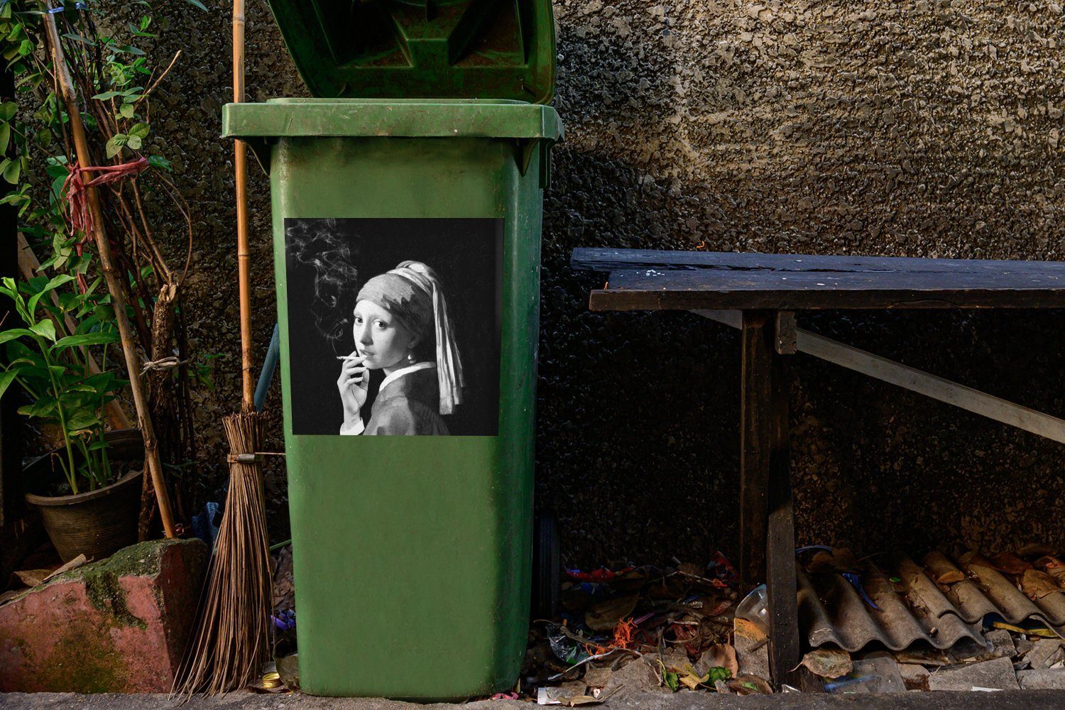 MuchoWow Wandsticker Mülltonne, dem Sticker, St), Das - mit Mädchen Johannes Vermeer Mülleimer-aufkleber, (1 Abfalbehälter - und Perlenohrring Container, Schwarz