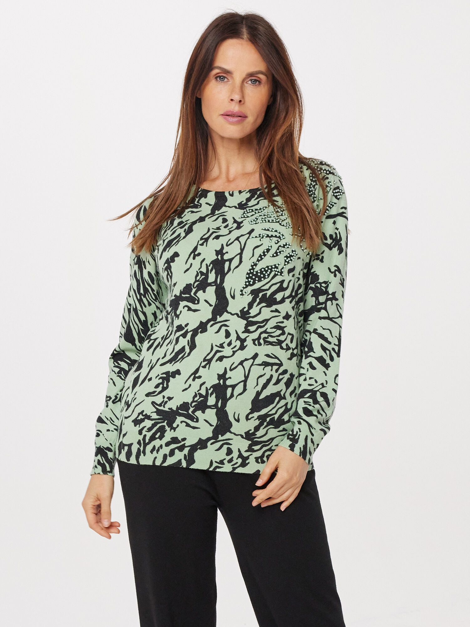 PUNTO & FILO Strickpullover Feinstrick-Pullover mit Perlenverzierung All-over Grafikmuster, kunstvolle Perlen, edler Viskose-Mix in Grün