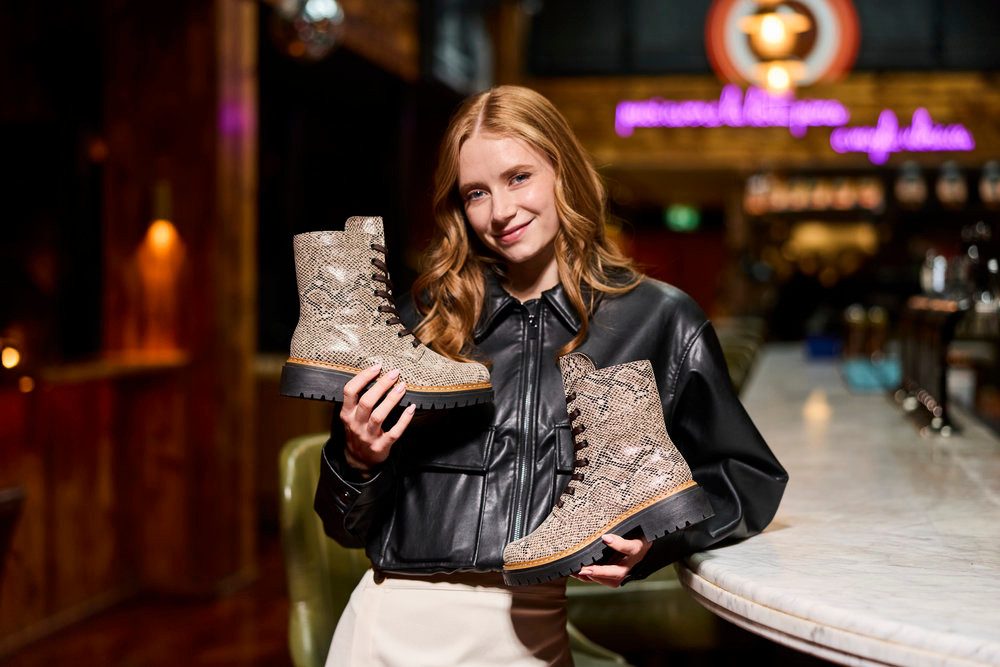 Rieker Schnürboots Schnürstiefelette, Profilsohle, in veganer Verarbeitung