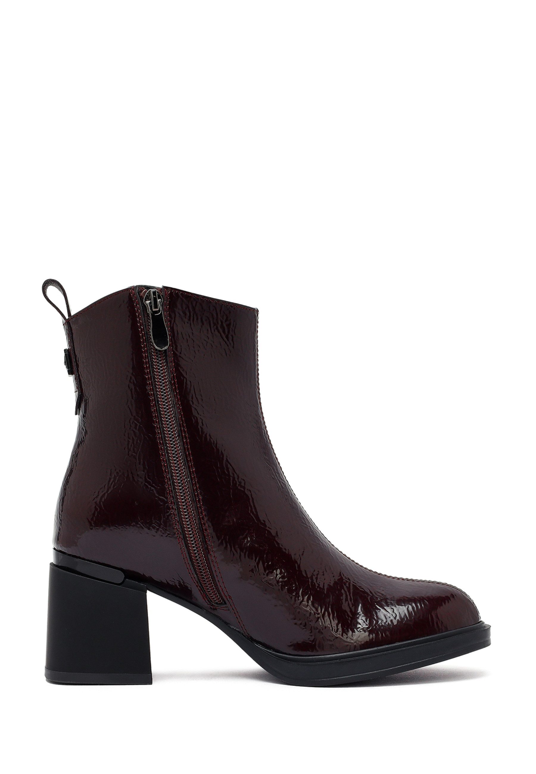 Derimod Absatz-Stiefeletten aus Kunstlack Ankleboots