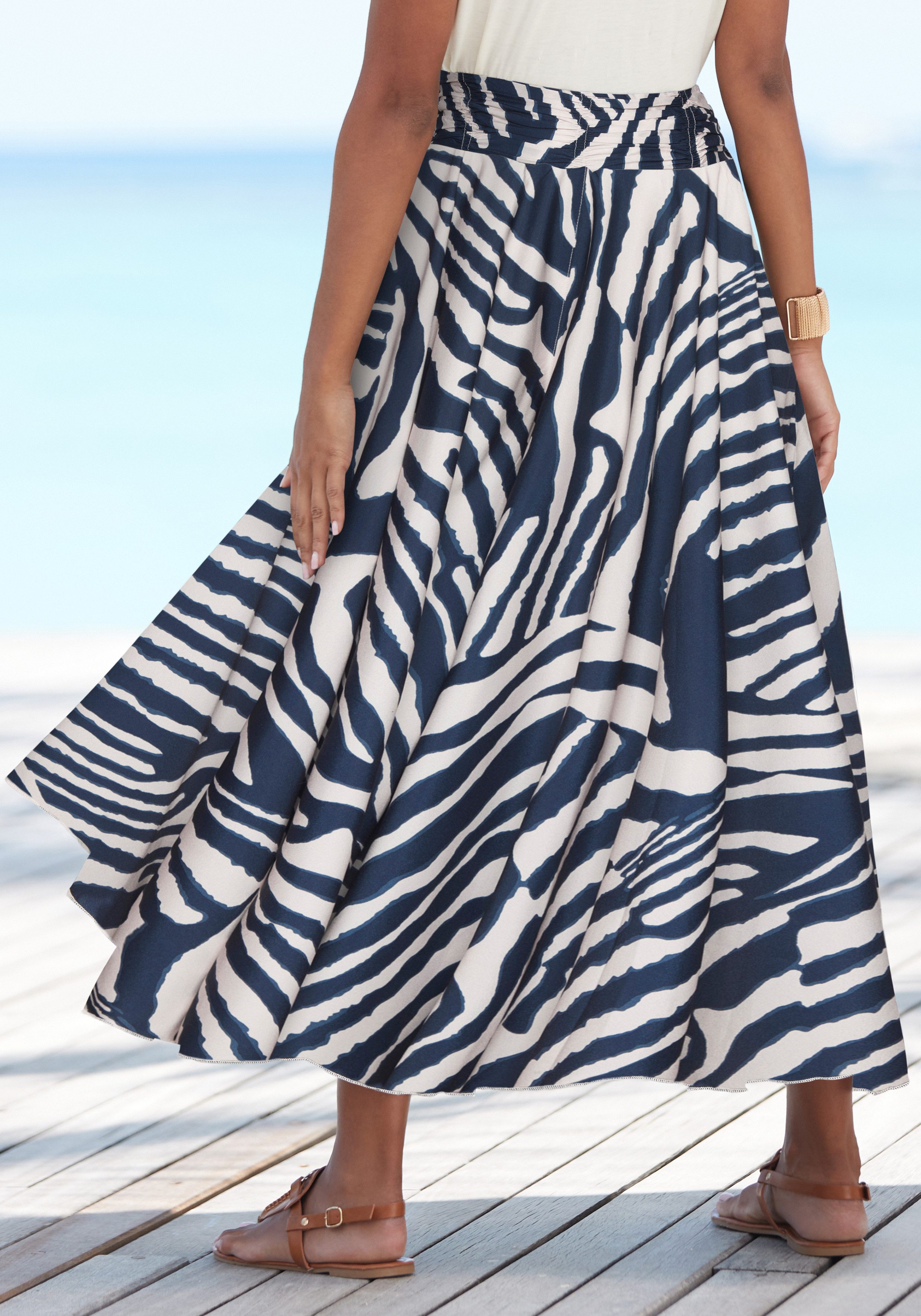 LASCANA Hosenrock mit extra weitem Bein mit Alloverdruck, Culotte, leichte Sommerhose, Strandhose, Schlupfhose