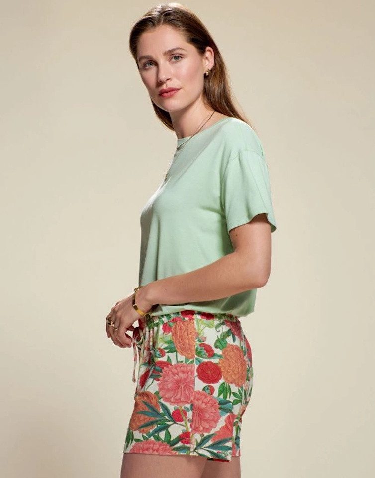 Essenza Pyjamashorts Nori Florentien Lobster Pink mit floralem Print